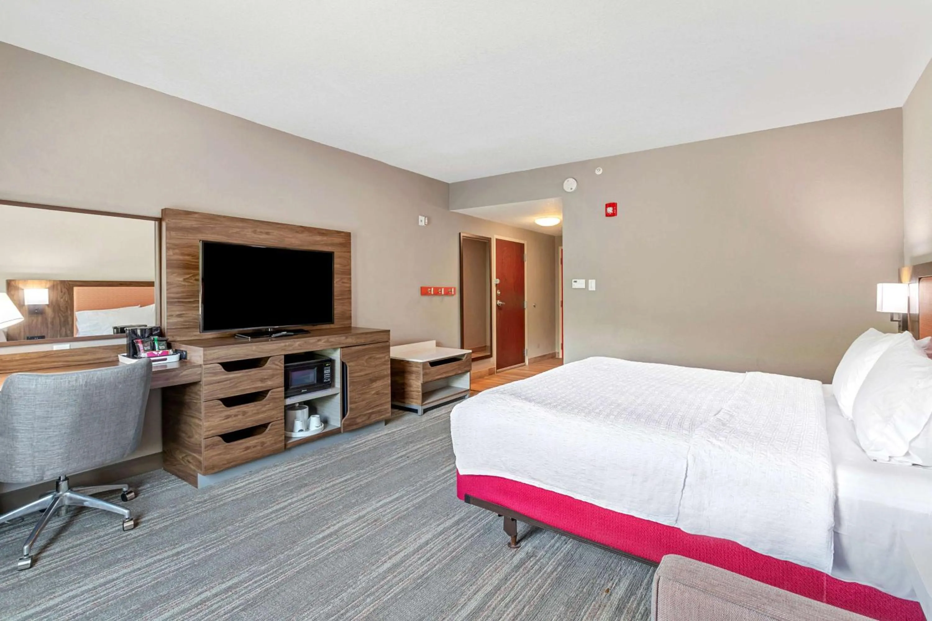 Bedroom, Bed in Hampton Inn & Suites Orlando-Apopka