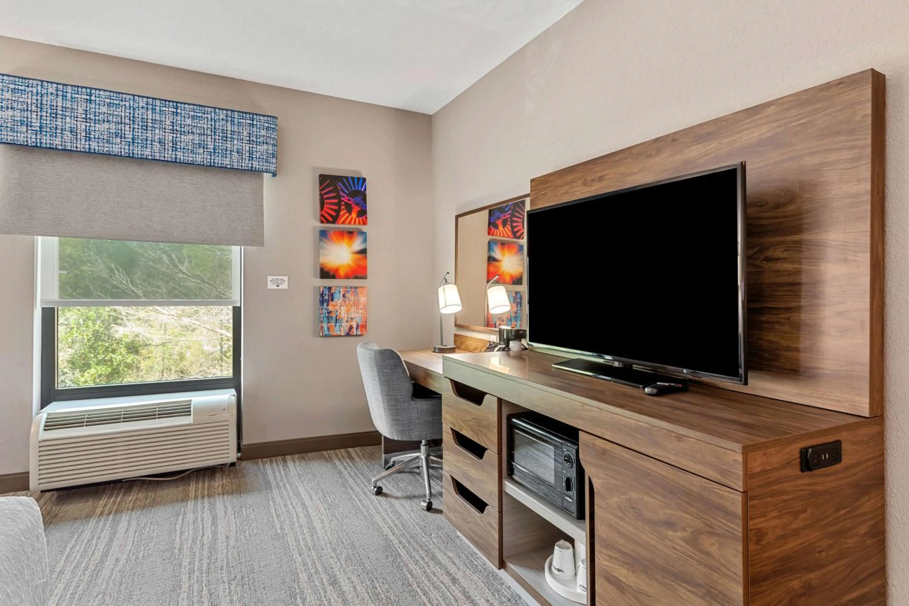 Bedroom in Hampton Inn & Suites Orlando-Apopka