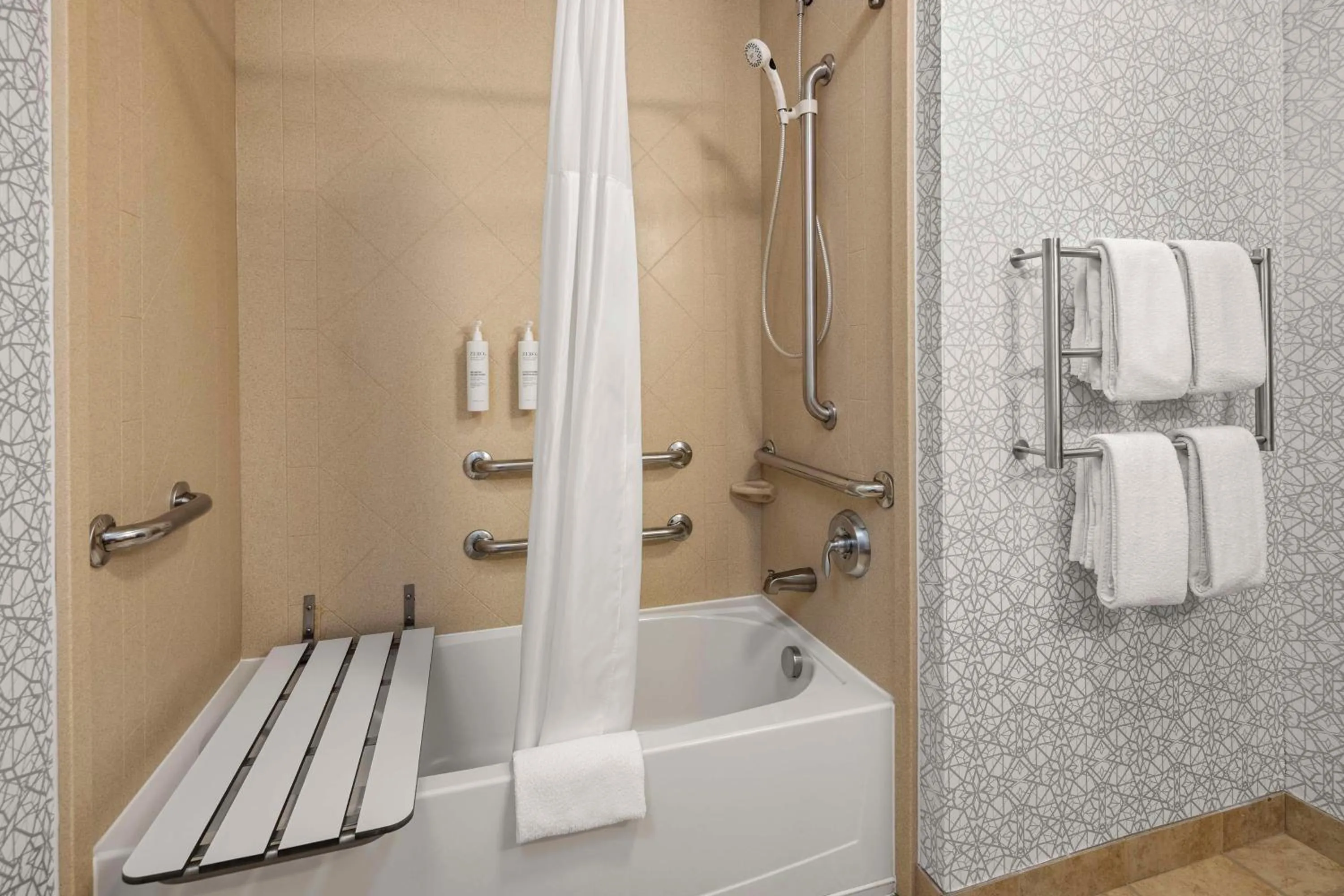 Bathroom in Hampton Inn Fairmont