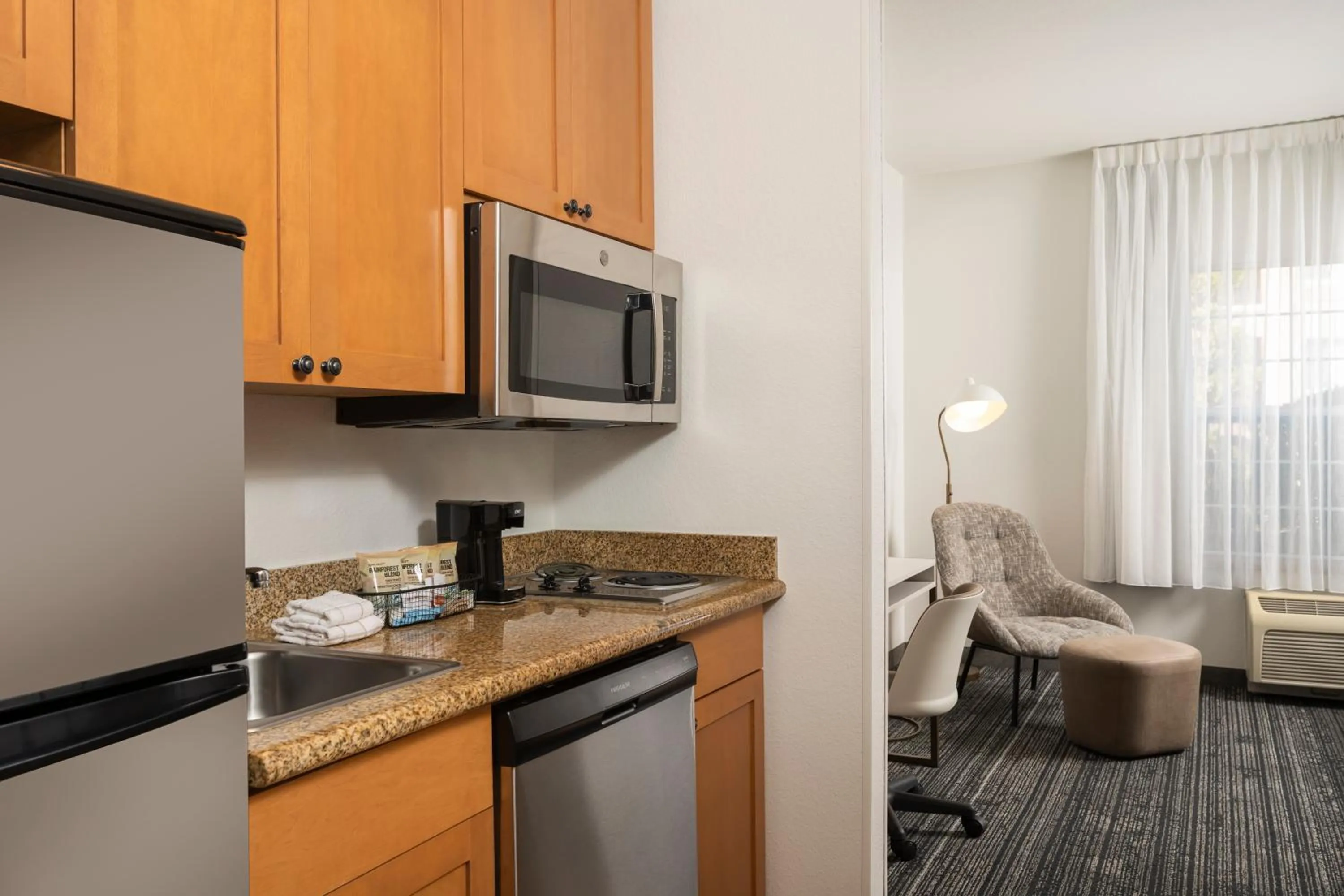 kitchen in TownePlace Suites by Marriott Sierra Vista
