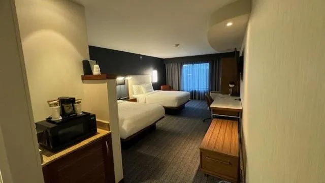 Bed in Courtyard by Marriott Kingston