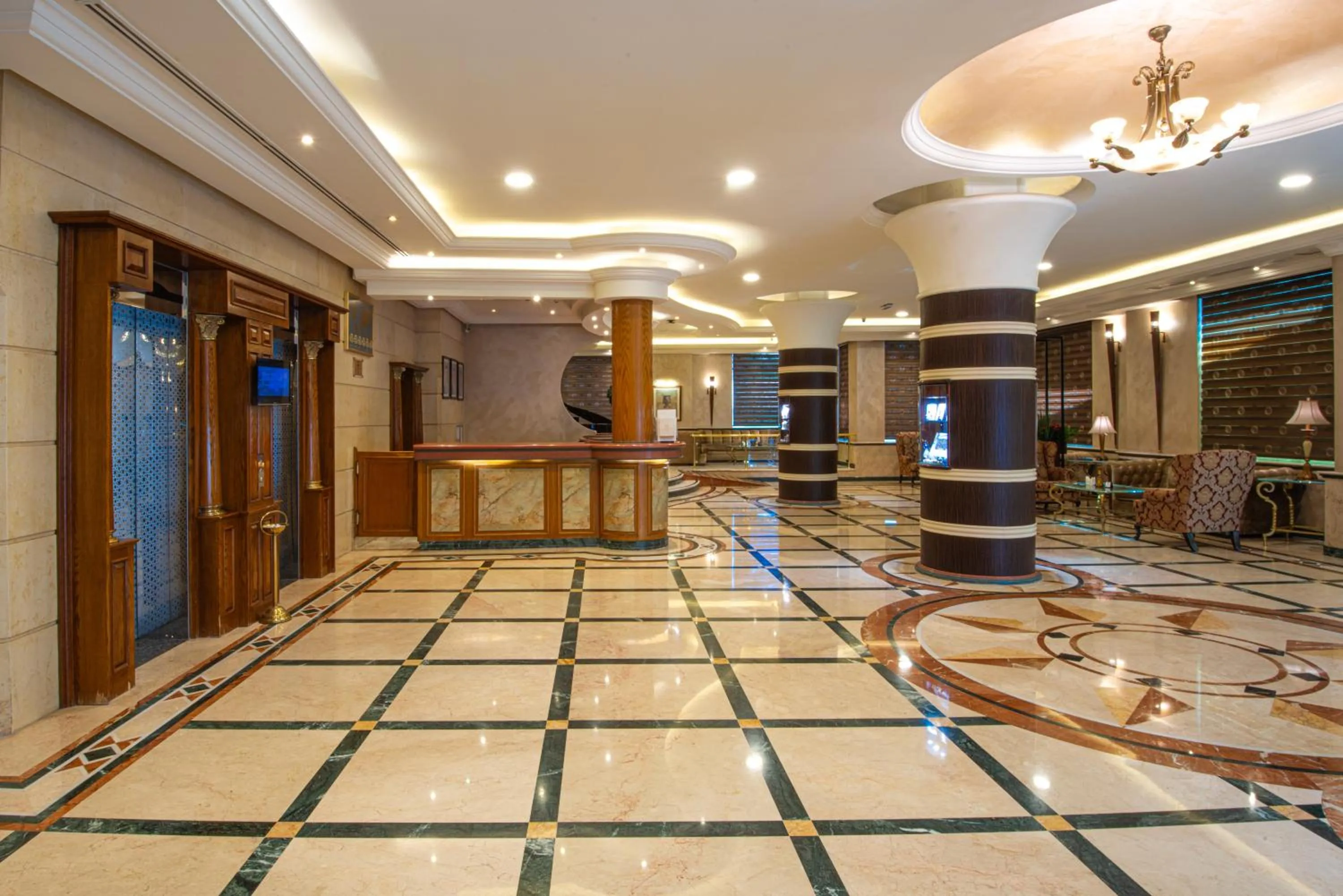 Lobby or reception in Bristol Hotel