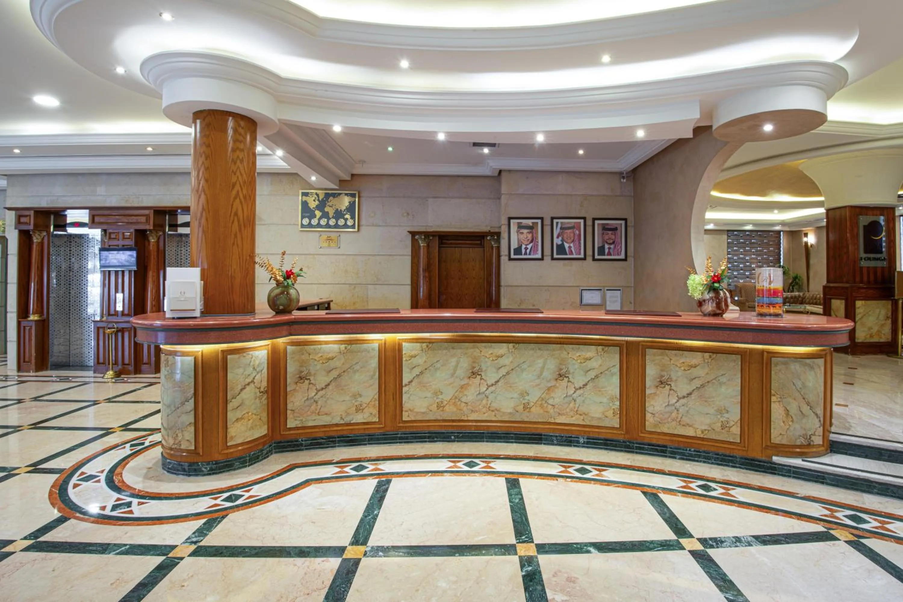 Lobby or reception in Bristol Hotel