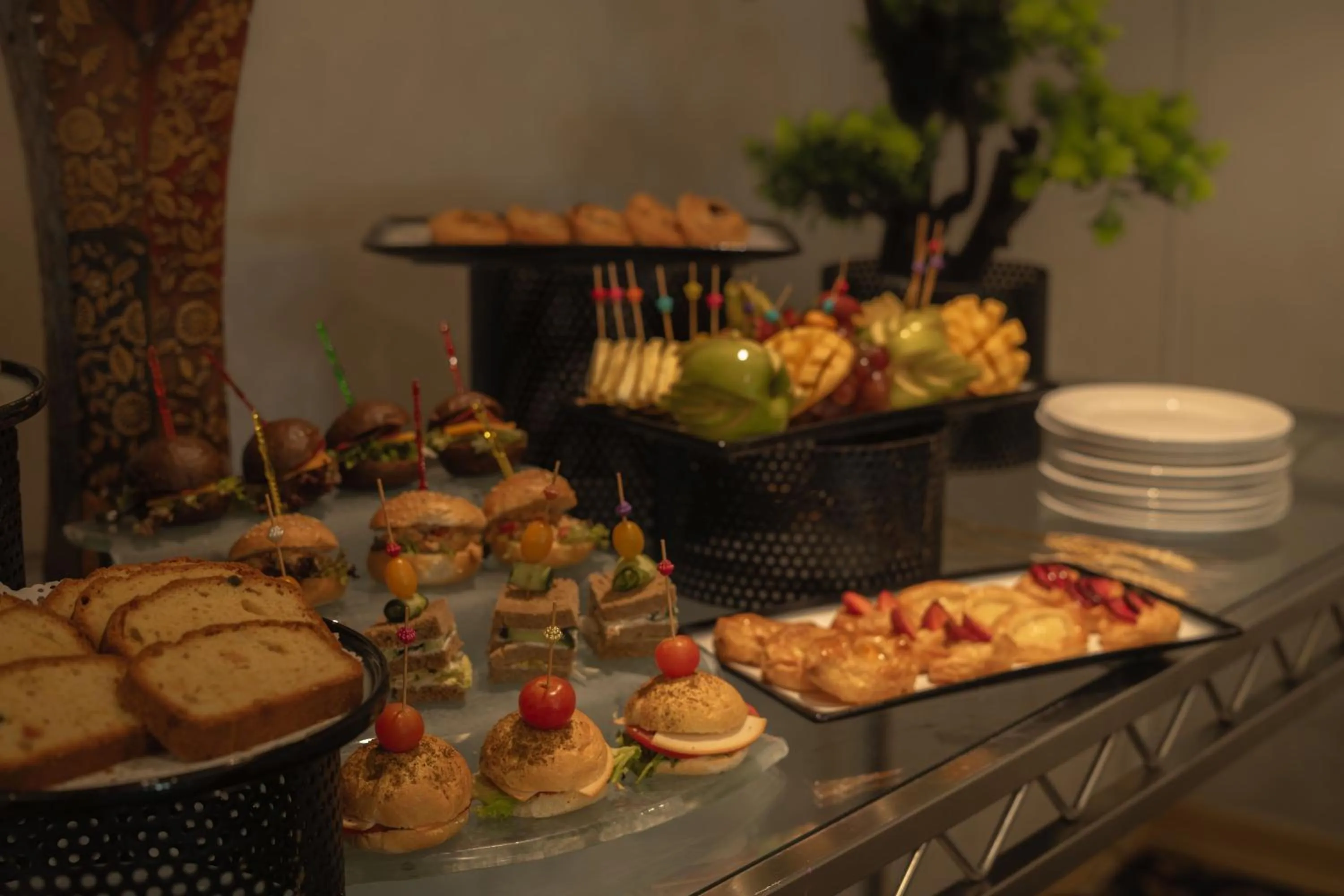 Food in Bristol Hotel