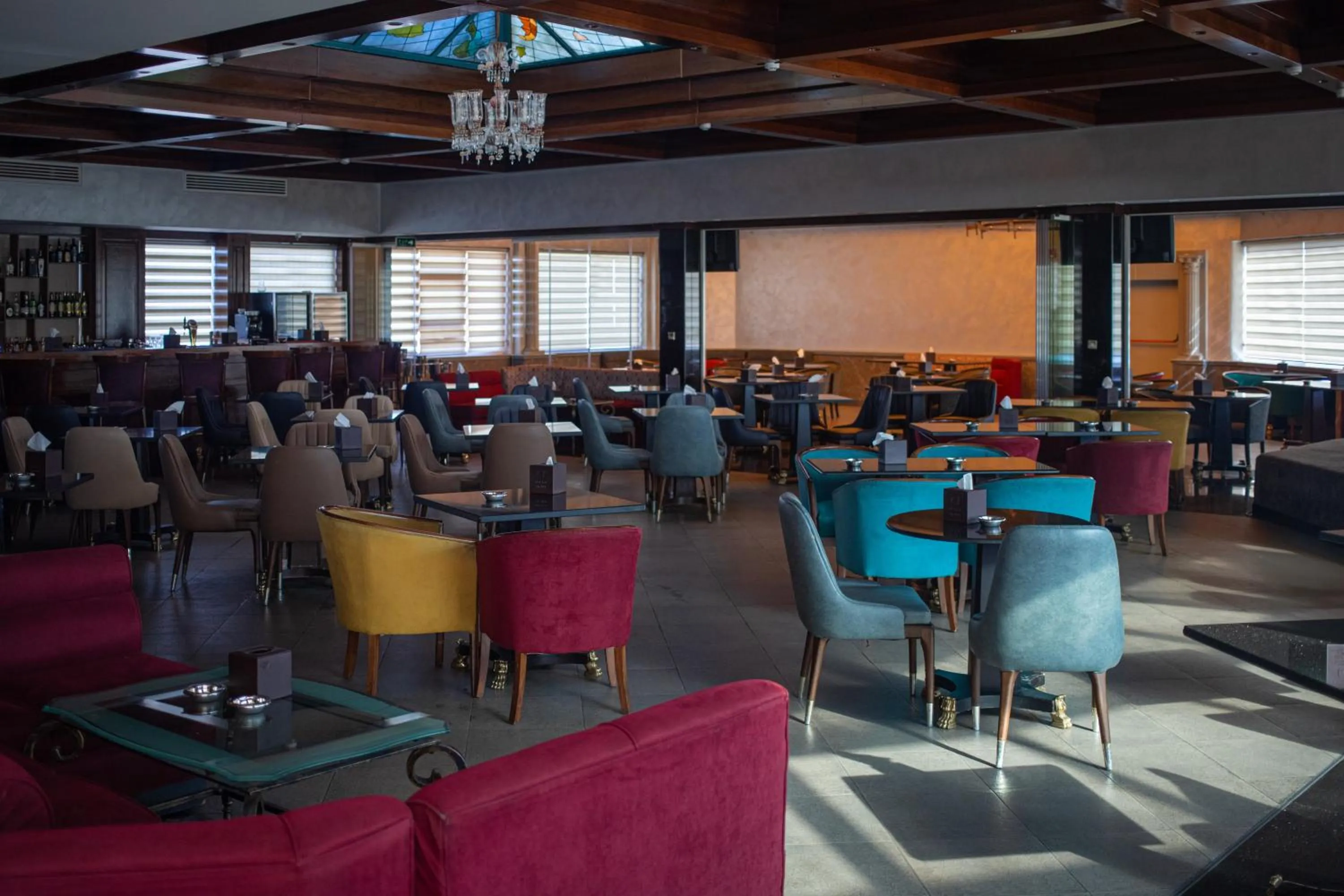 Restaurant/places to eat in Bristol Hotel