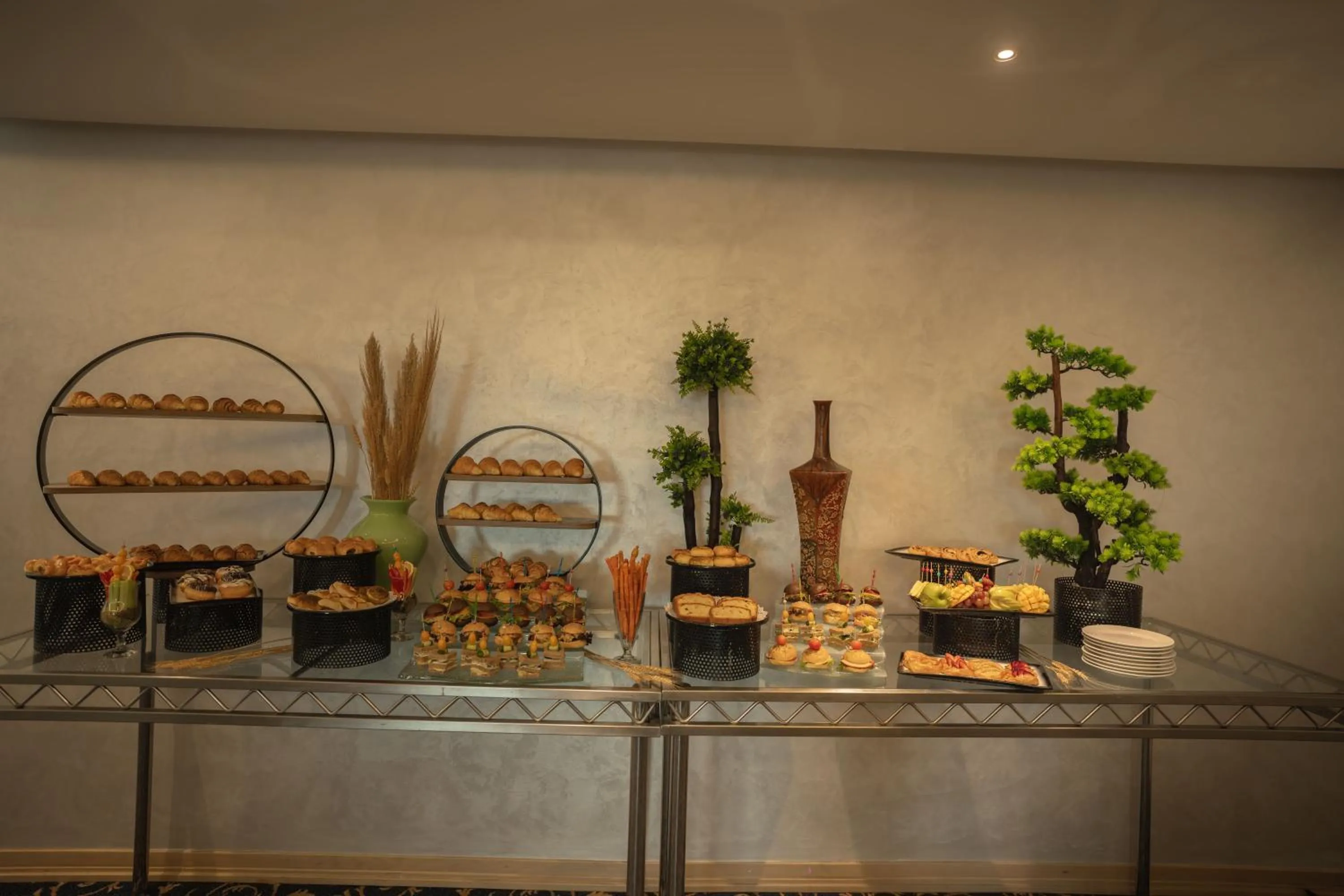 Food in Bristol Hotel