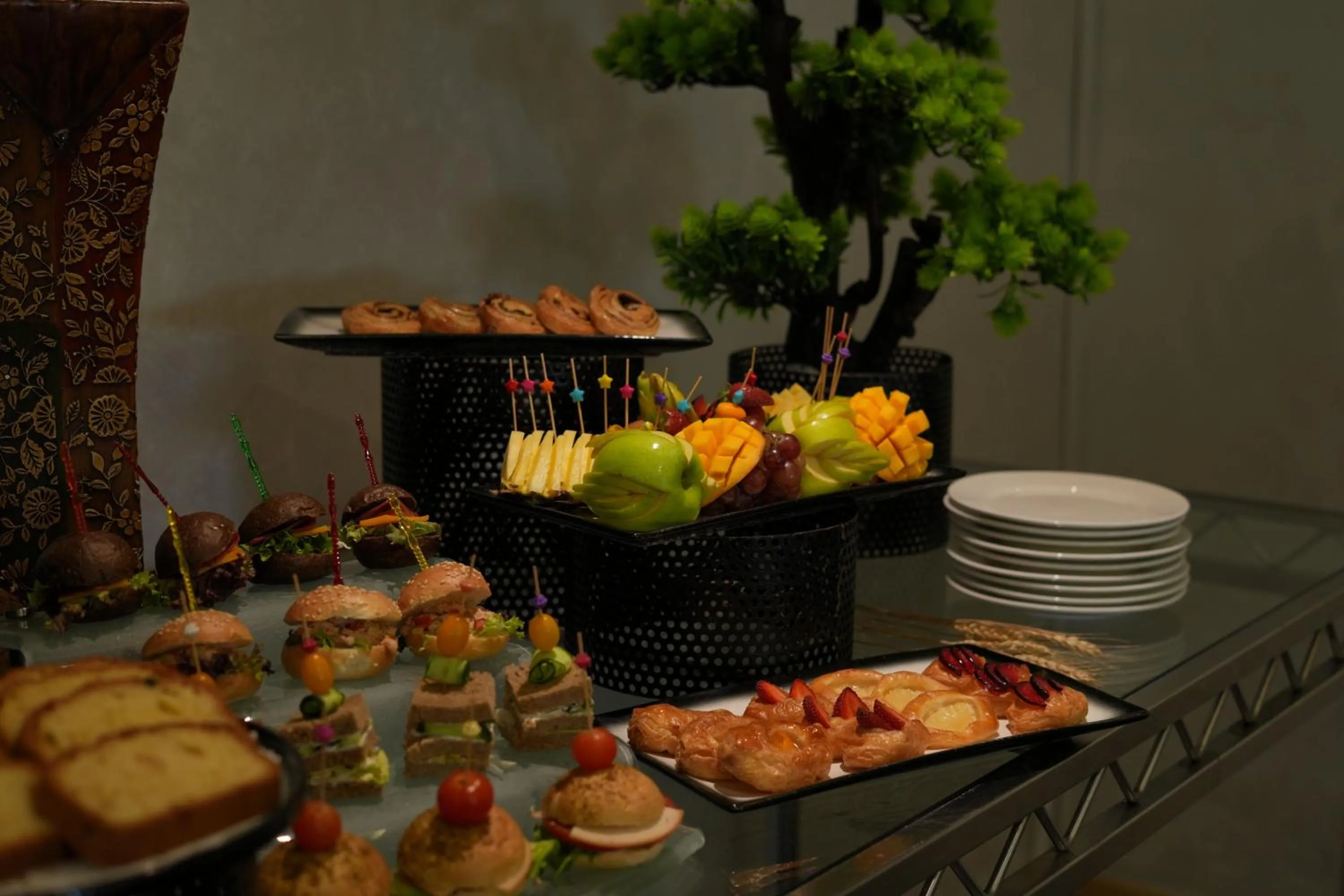 Food in Bristol Hotel