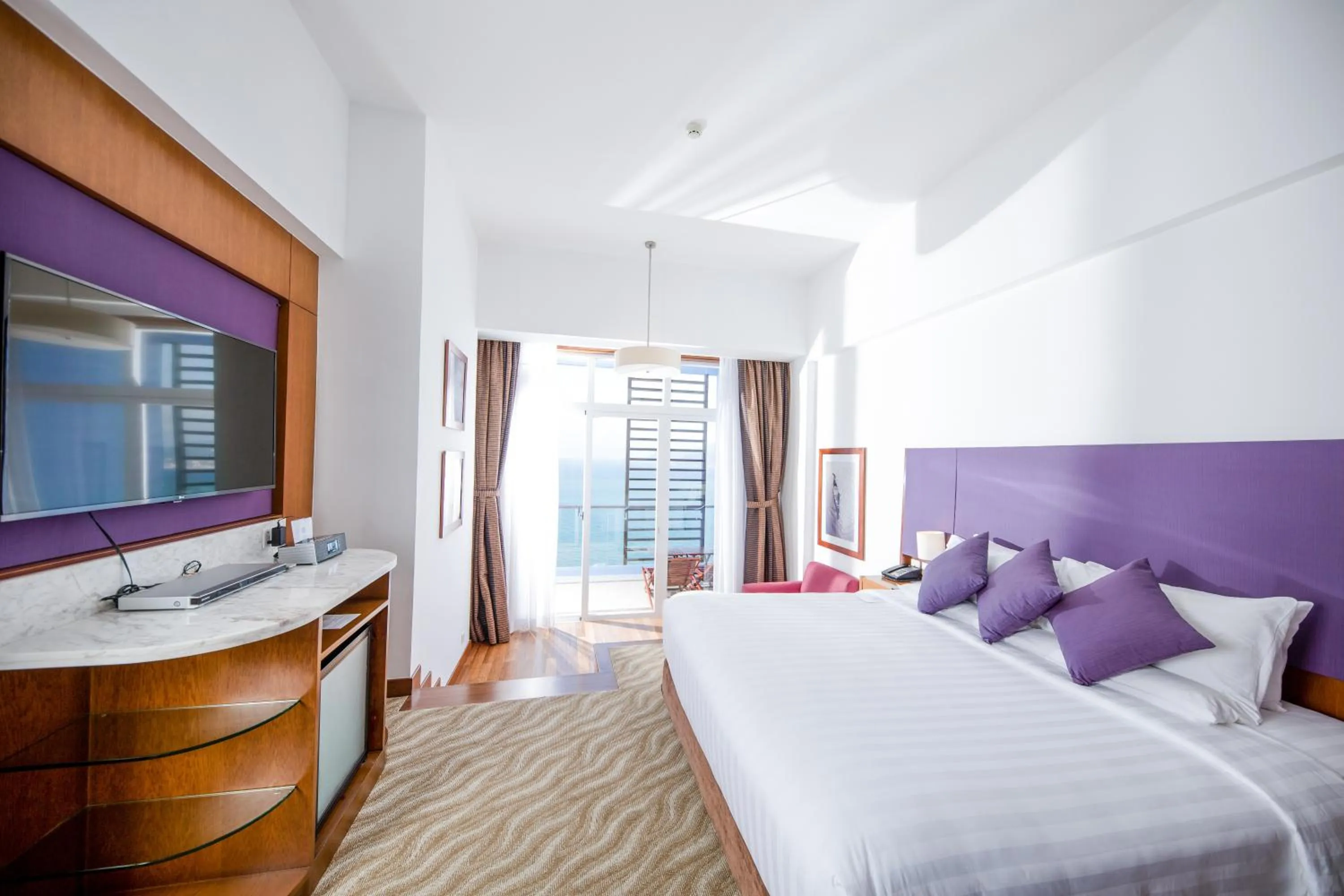 TV and multimedia, Bed in Novotel Nha Trang