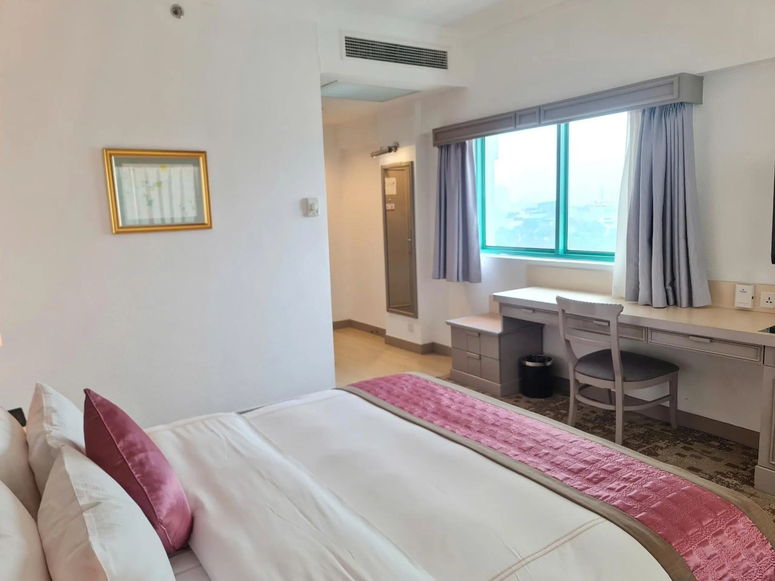 Bed in Sunway Hotel Hanoi