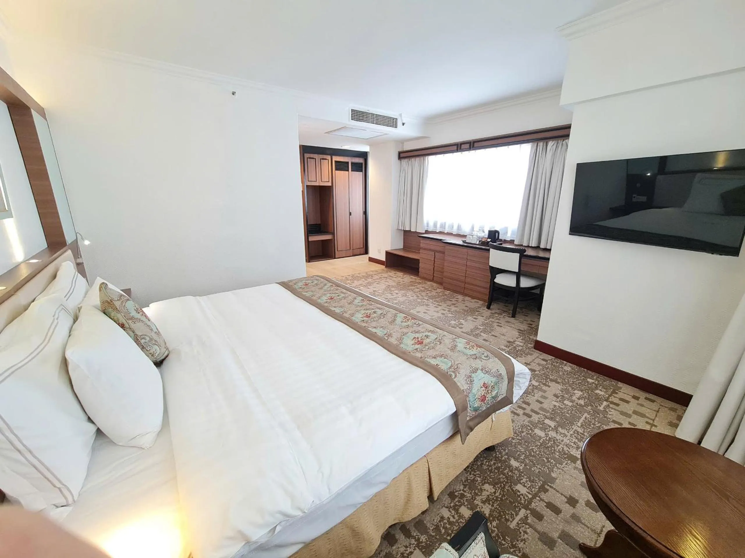 Bed in Sunway Hotel Hanoi