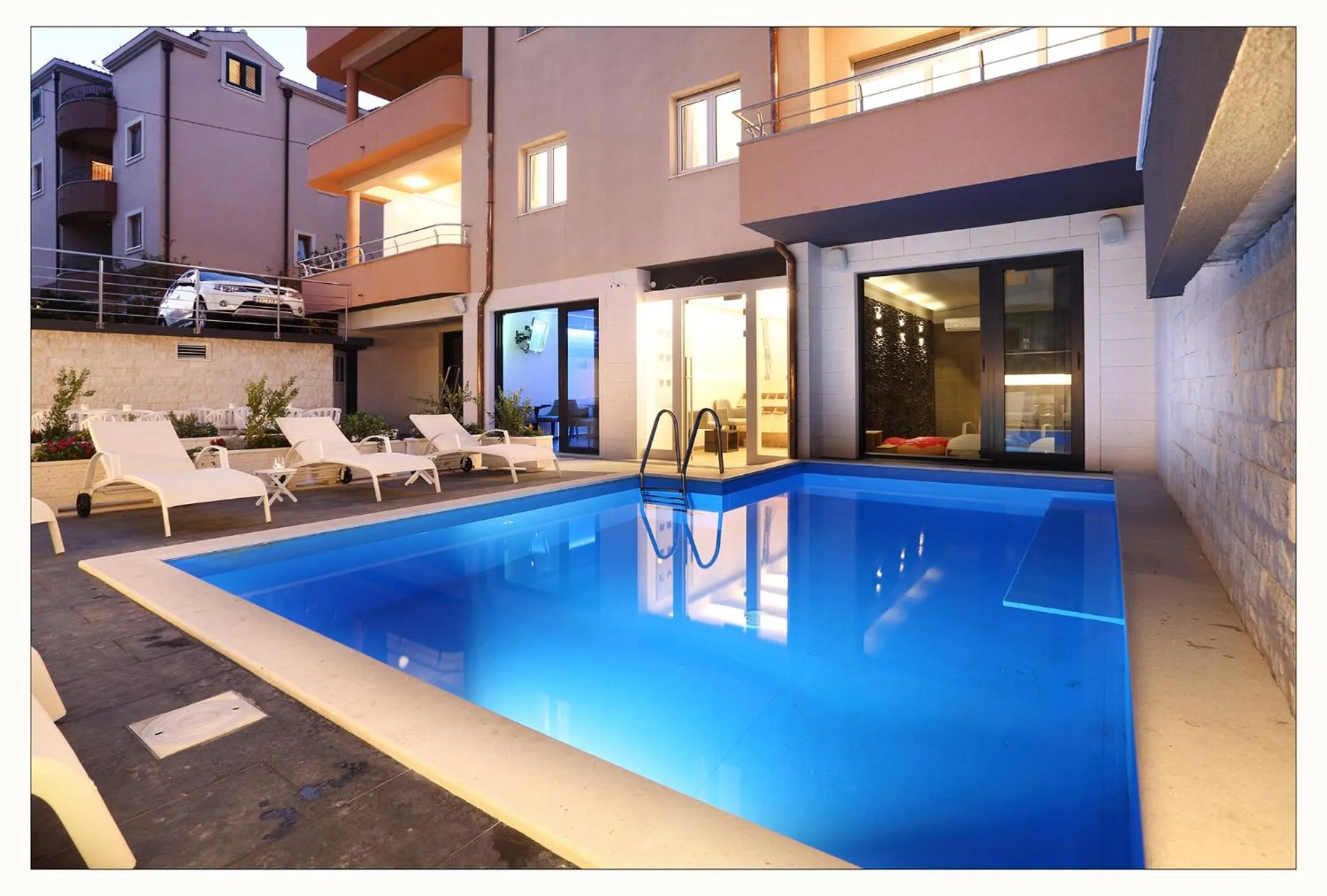 Swimming pool in Villa M