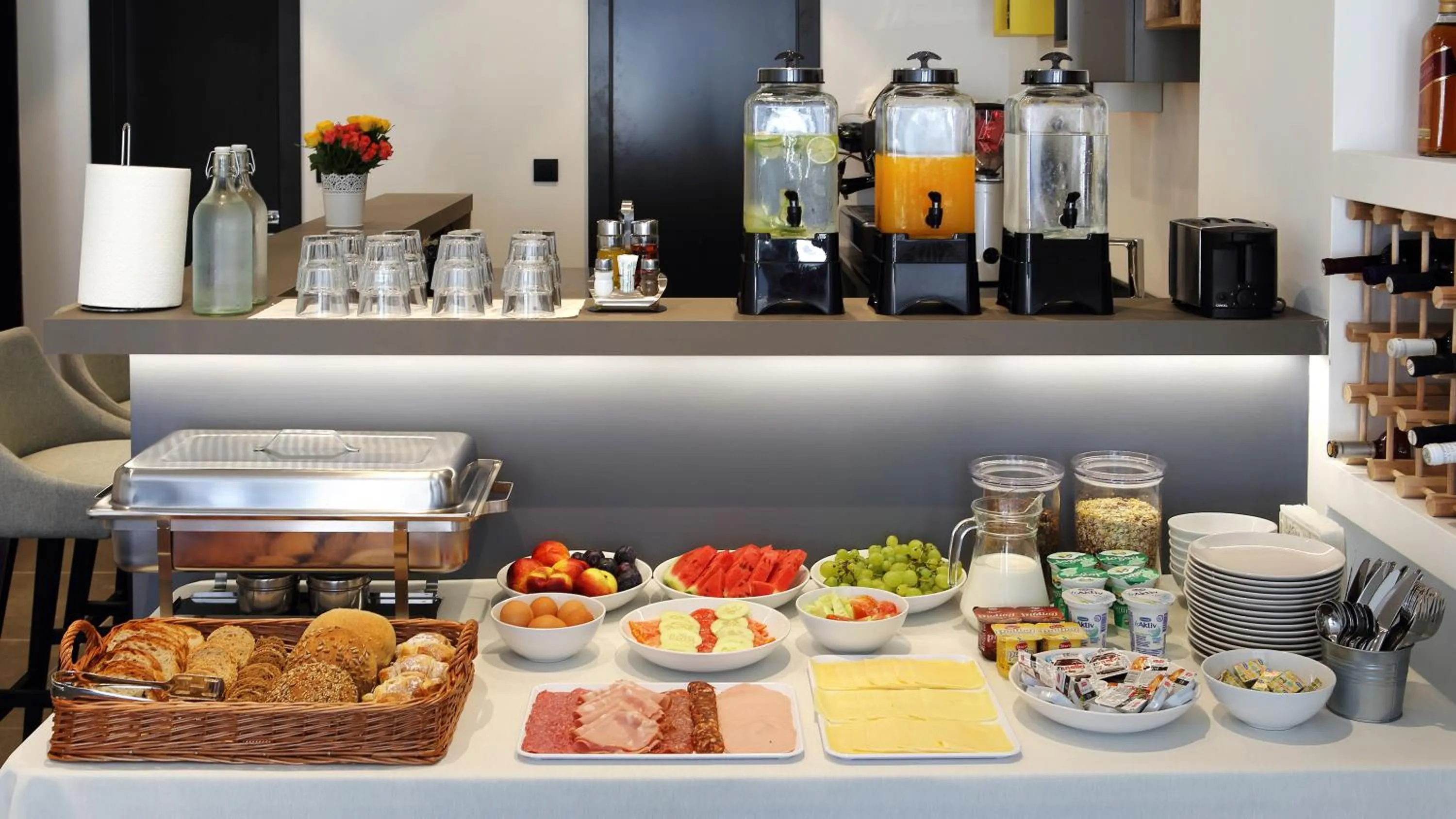 Continental breakfast in Villa M