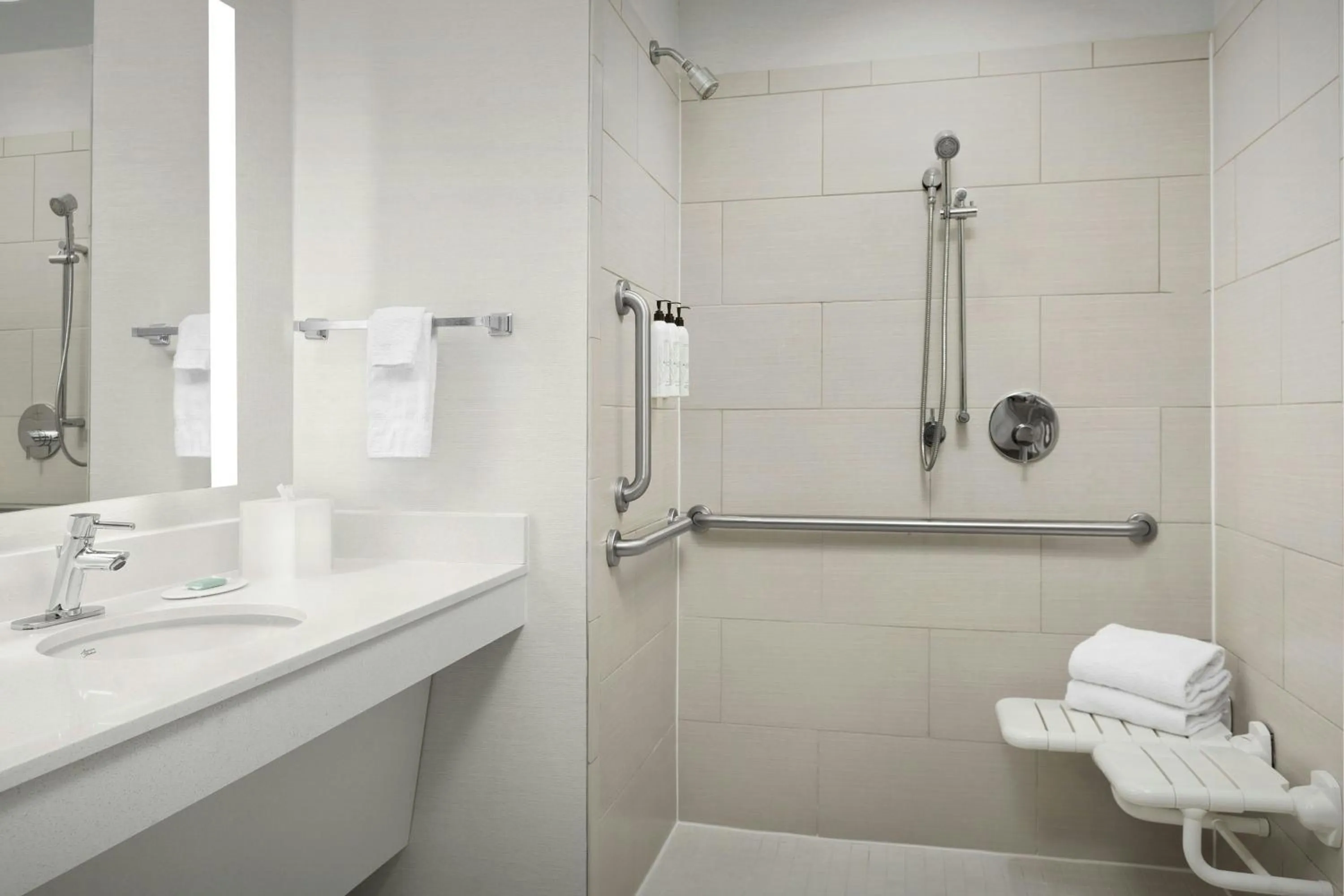 Bathroom in Fairfield Inn & Suites by Marriott Atlanta Stockbridge