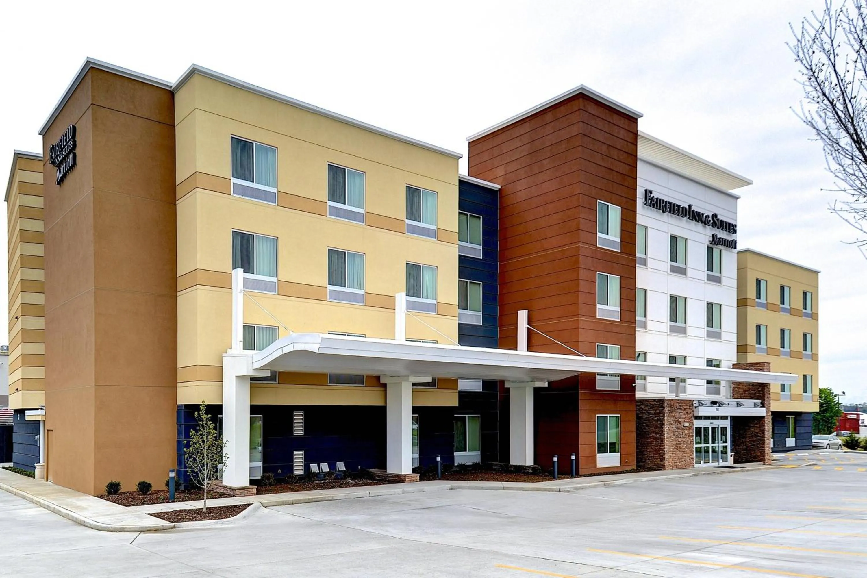 Property building in Fairfield Inn & Suites by Marriott Nashville Downtown-MetroCenter
