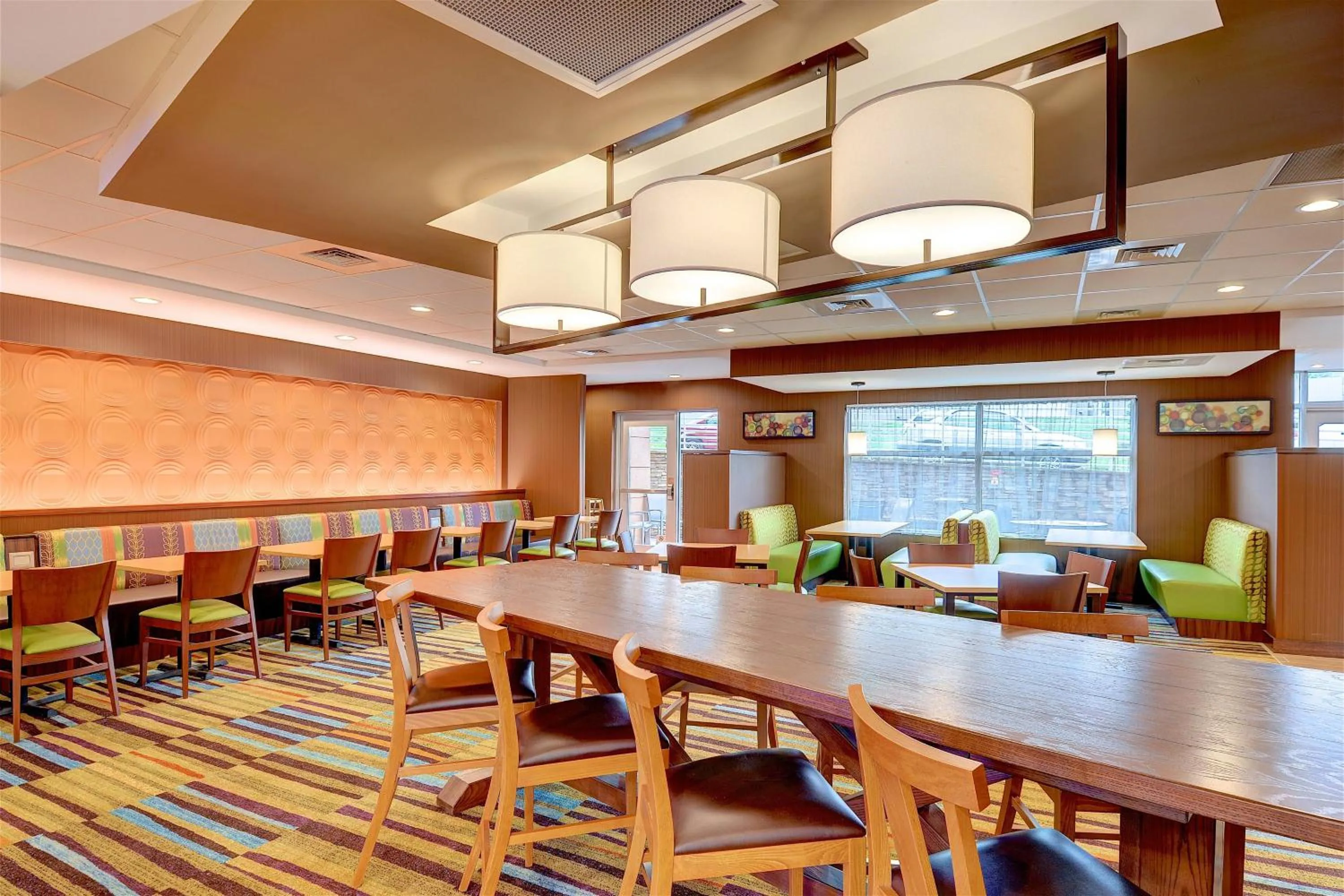 Breakfast in Fairfield Inn & Suites by Marriott Nashville Downtown-MetroCenter