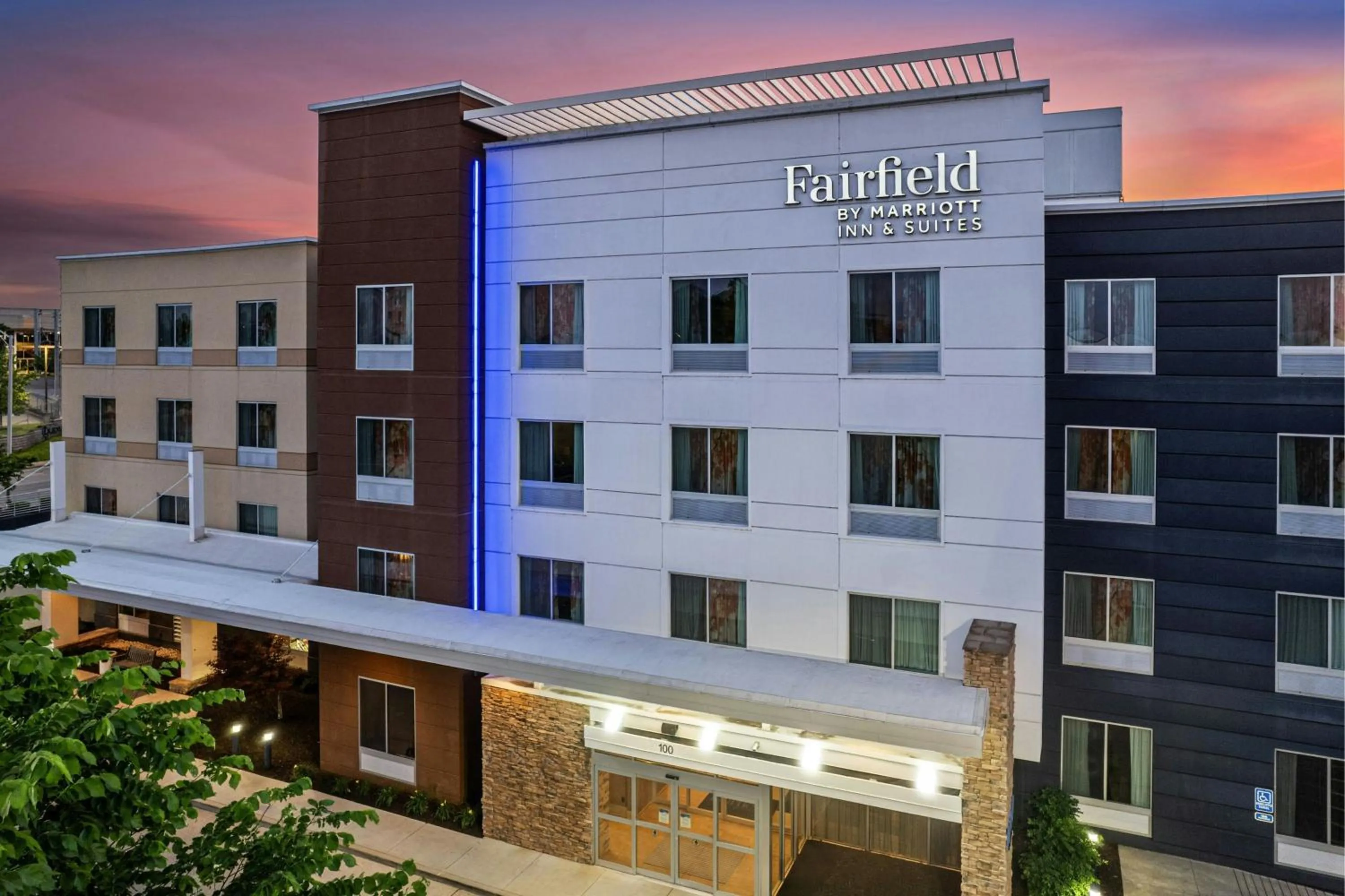 Property building in Fairfield Inn & Suites by Marriott Nashville Downtown-MetroCenter