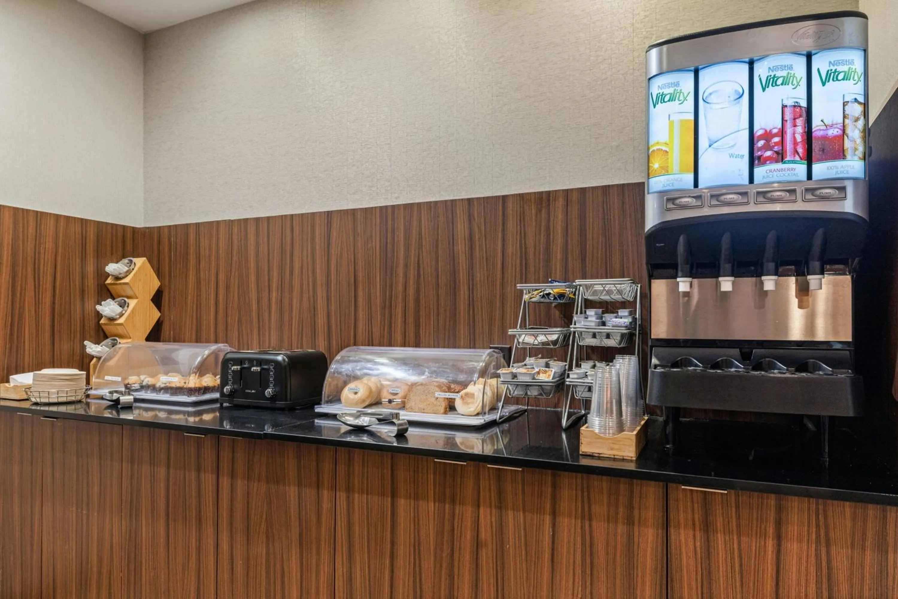 Breakfast in Fairfield Inn & Suites by Marriott Nashville Downtown-MetroCenter