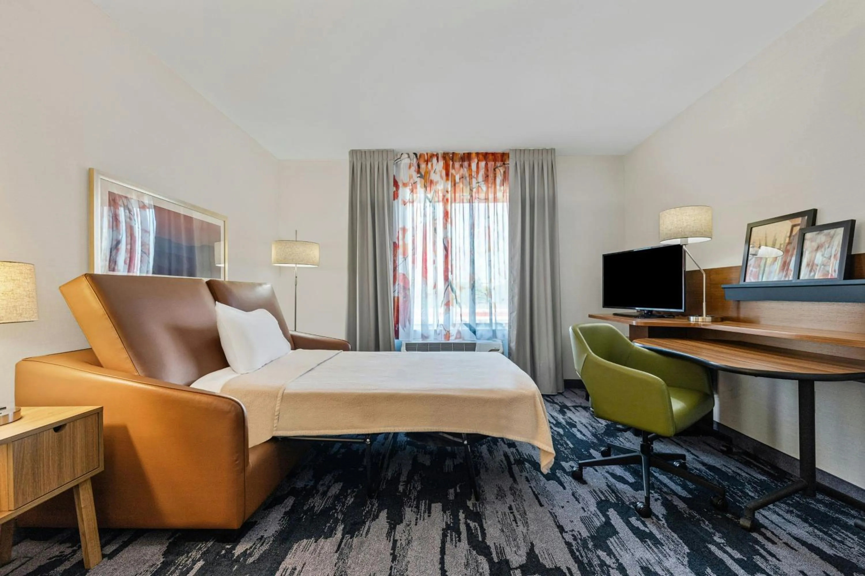 Photo of the whole room, Bed in Fairfield Inn & Suites by Marriott Nashville Downtown-MetroCenter