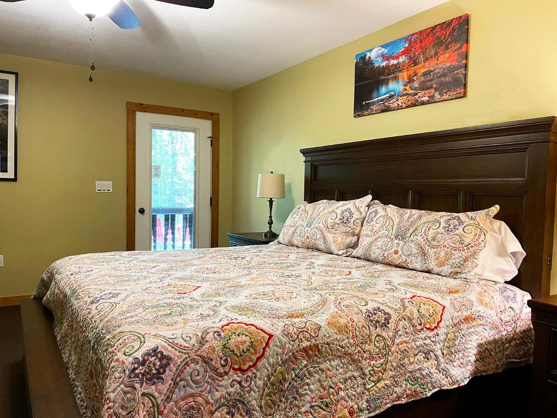 Bedroom, Bed in Marble Mountain Chalet