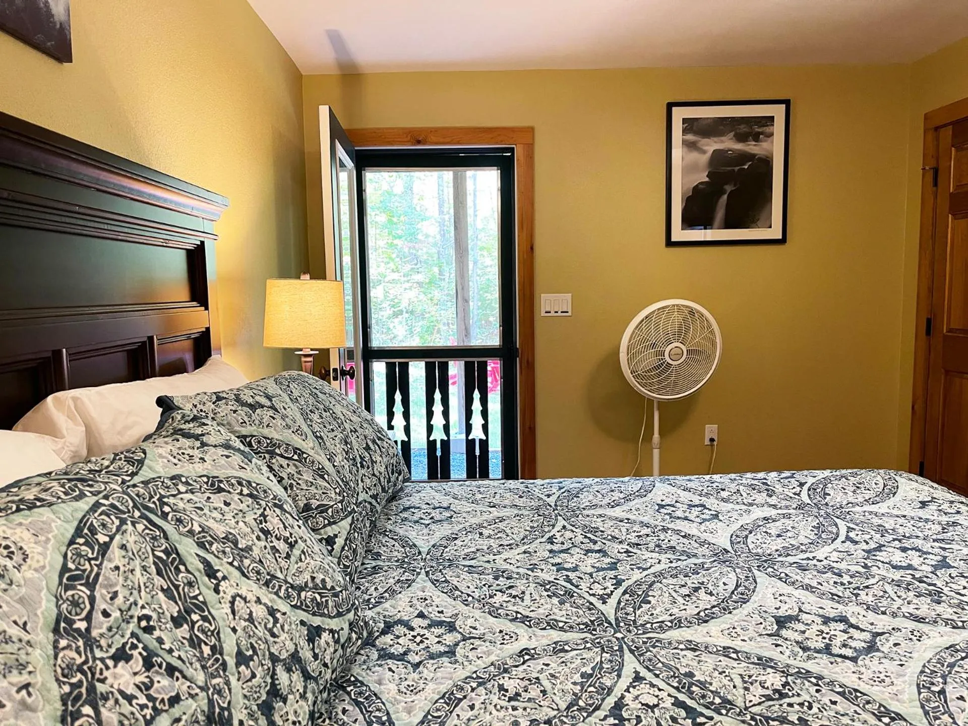 Bedroom, Bed in Marble Mountain Chalet