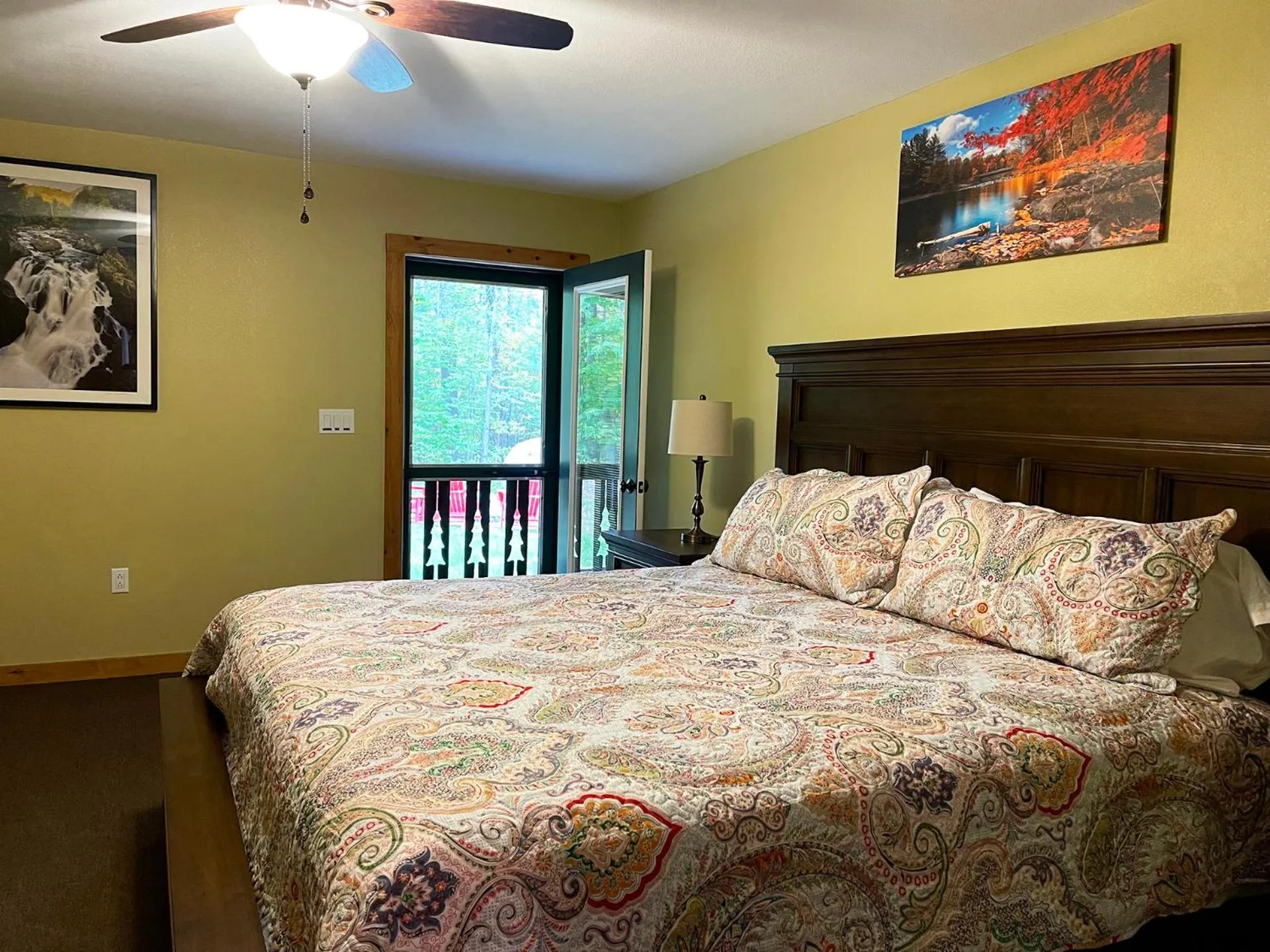 Bedroom, Bed in Marble Mountain Chalet