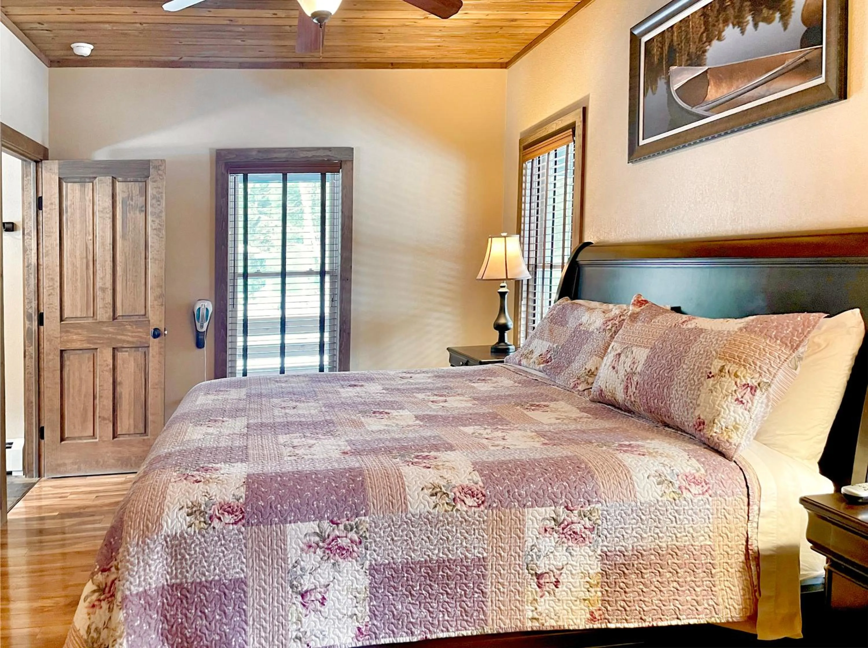 Bedroom, Bed in Whiteface Mountain Chalet