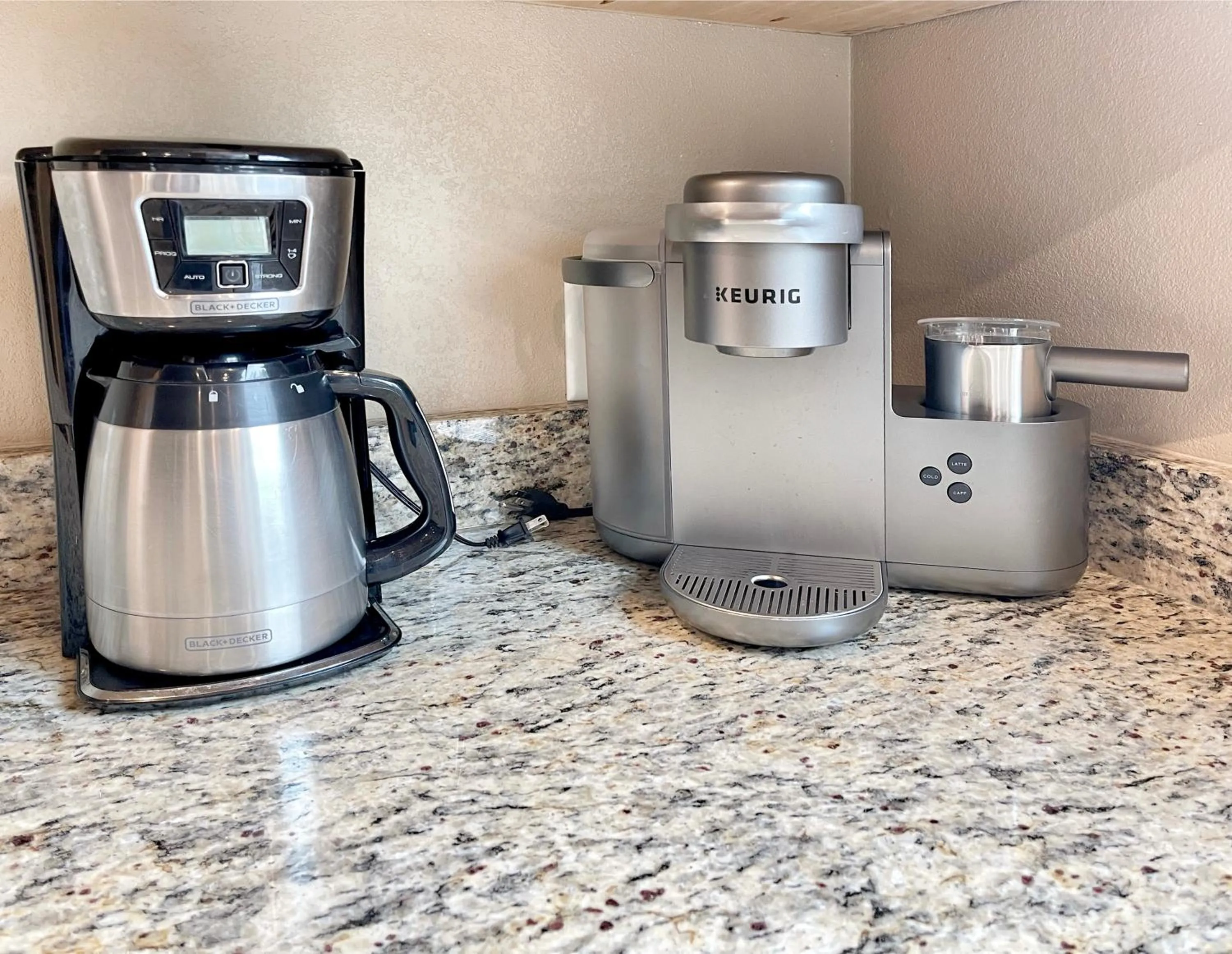 Coffee/tea facilities in Whiteface Mountain Chalet