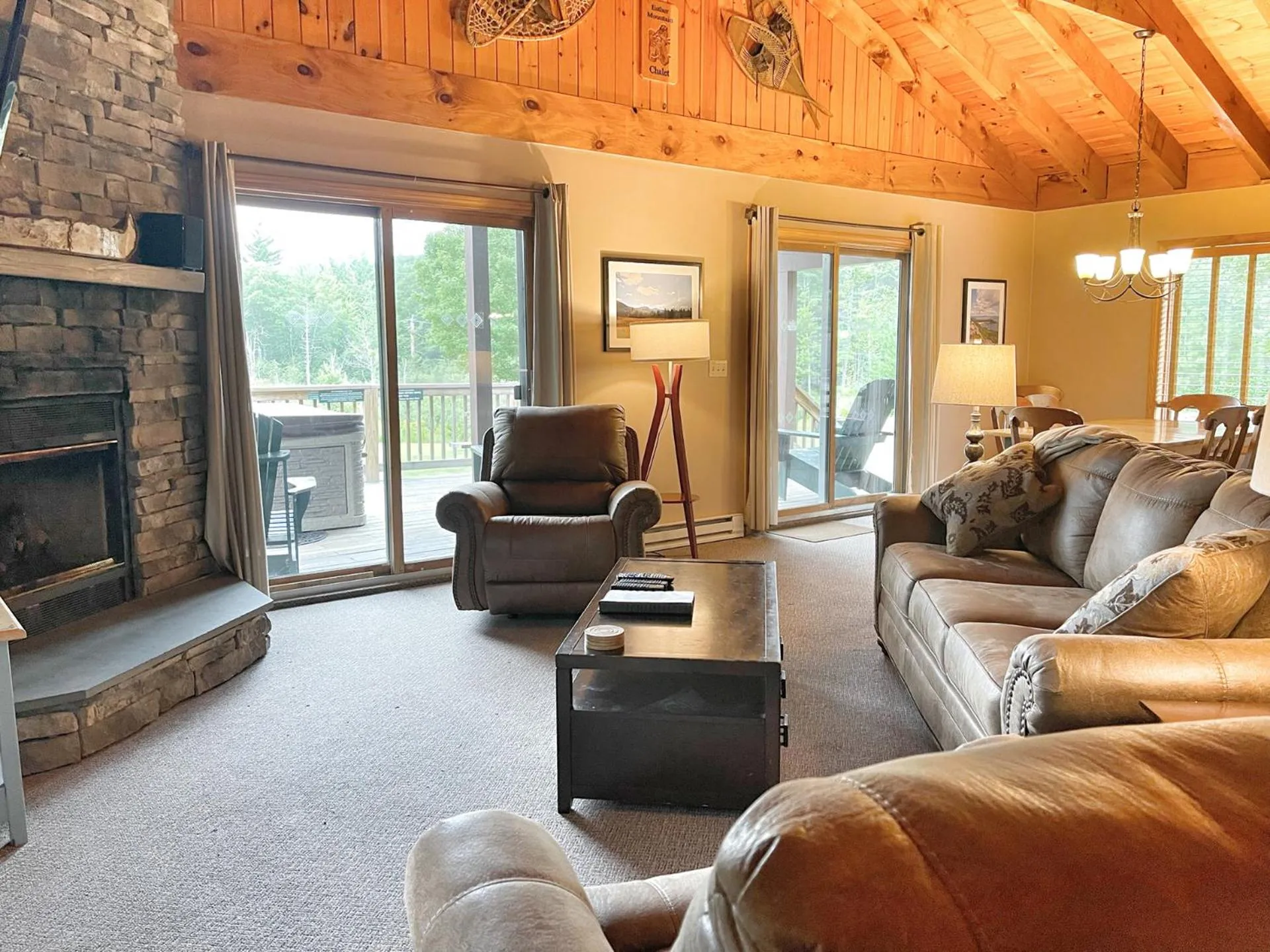 Living room in Esther Mountain Chalet
