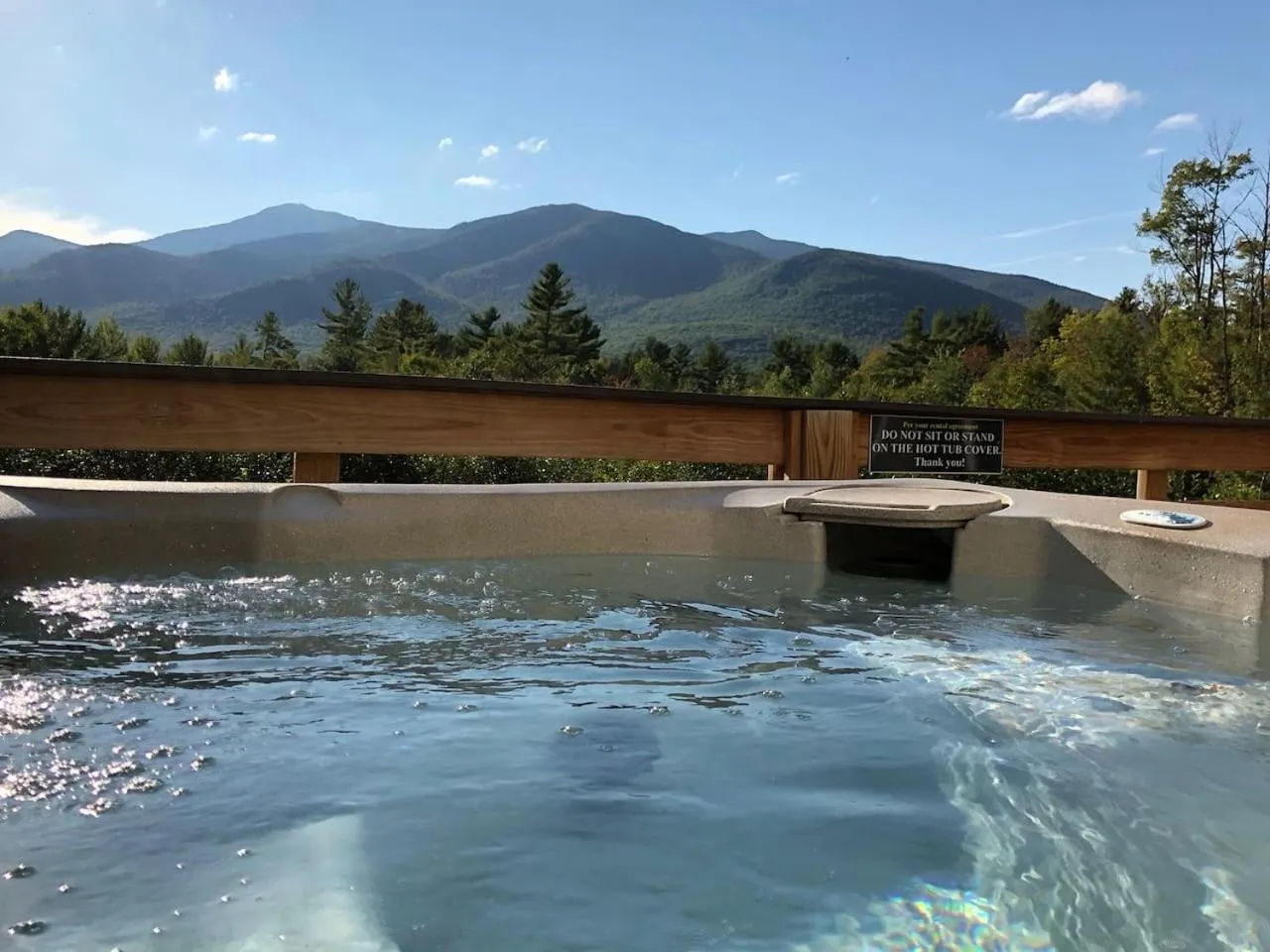 Hot Tub in Lookout Mountain Chalet