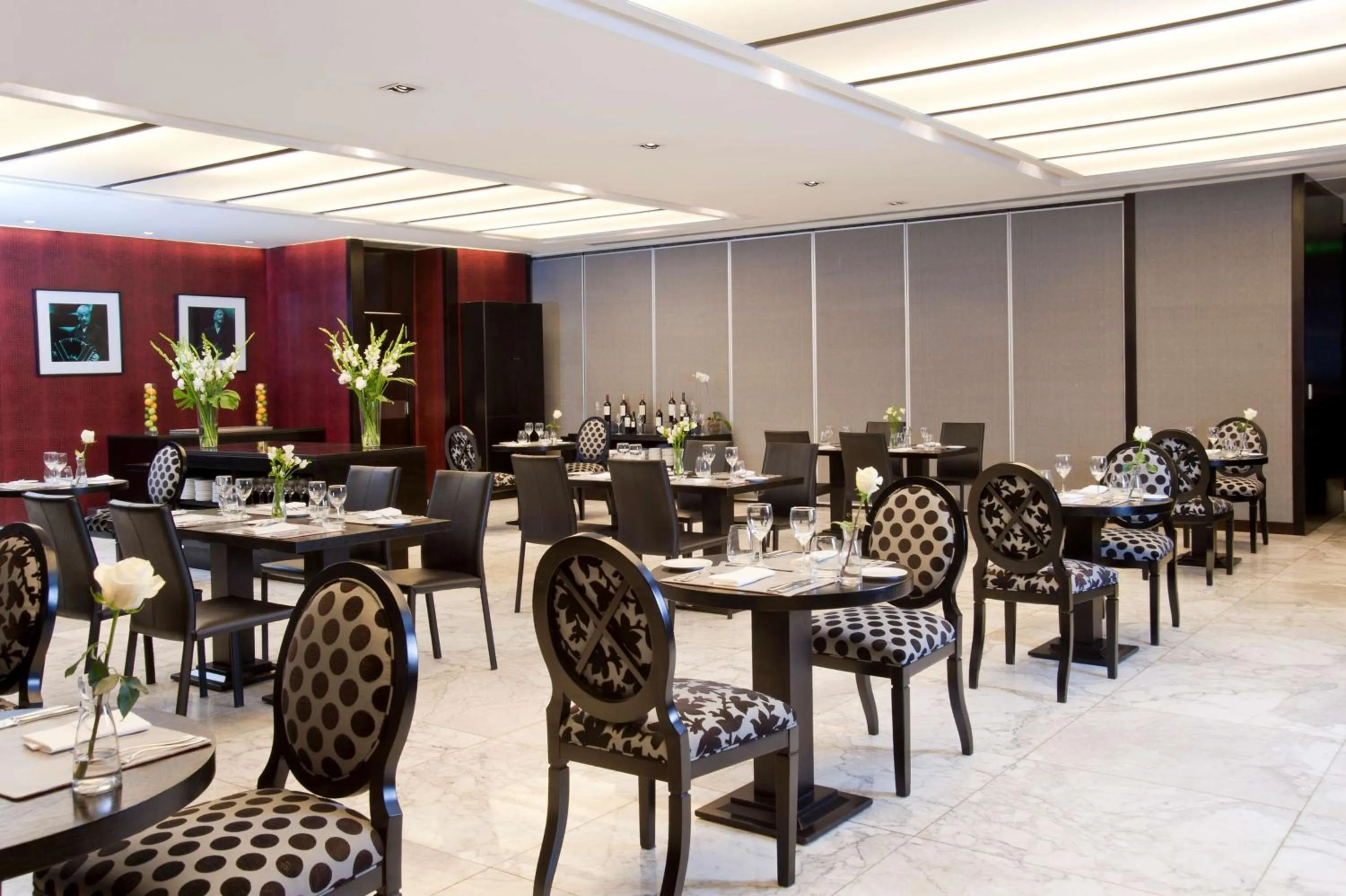 Restaurant/places to eat in NH Buenos Aires Tango