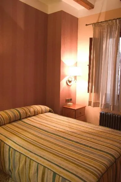 Bedroom, Bed in Hotel Con Encanto La Façana