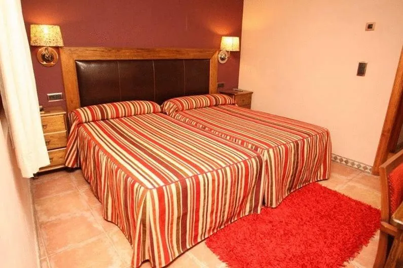 Photo of the whole room, Bed in Hotel Con Encanto La Façana