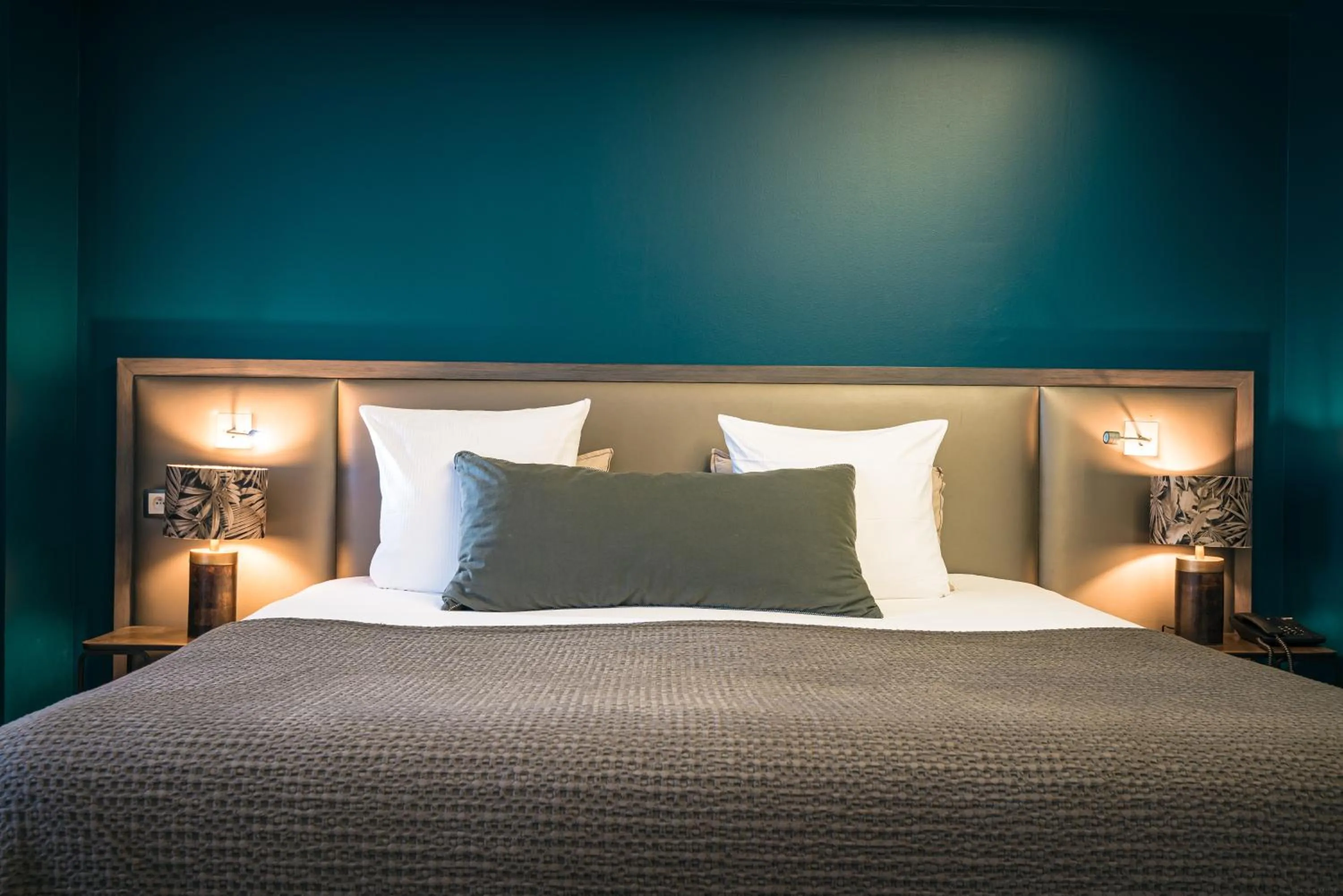 Bed in Hôtel France et Chateaubriand