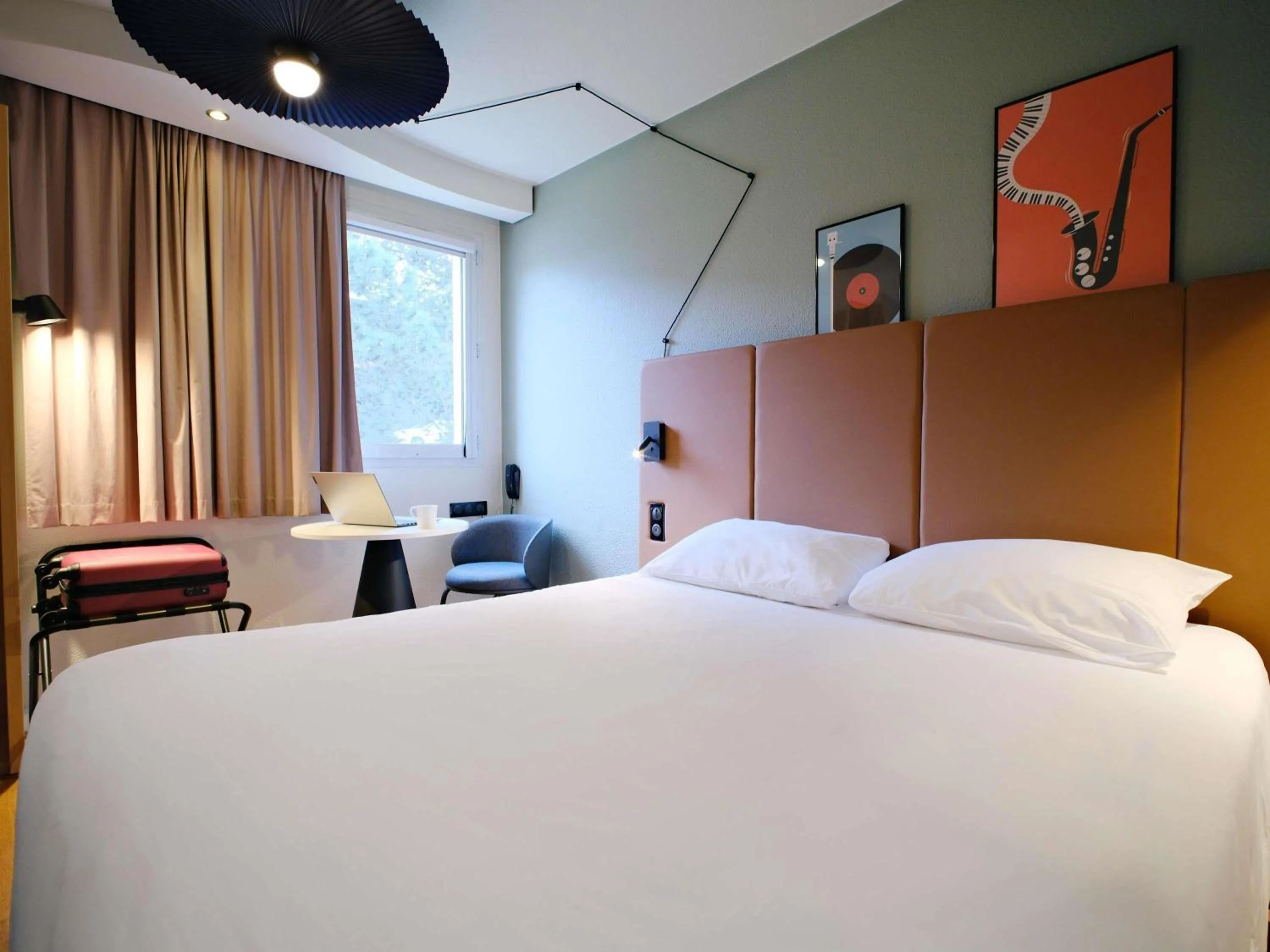 Bedroom, Bed in Ibis Avranches Baie du Mont-Saint-Michel