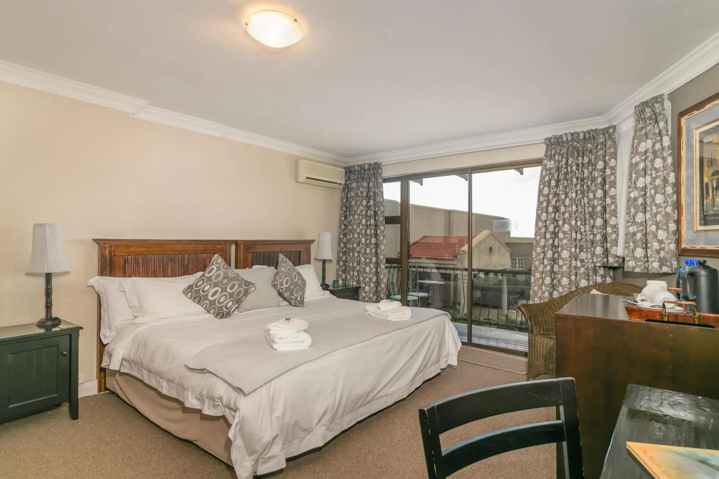 Standard Double or Twin Room with Garden View - single occupancy in Villa Castollini Standard Double or Twin Room with Garden View - single occupancy in Villa Castollini