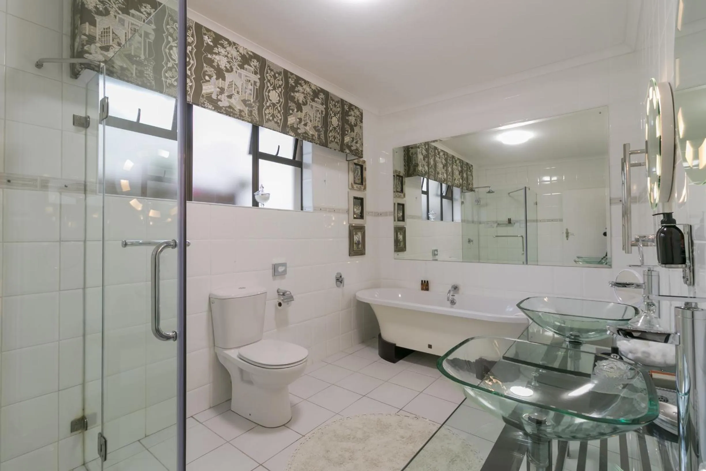 Bathroom in Villa Castollini