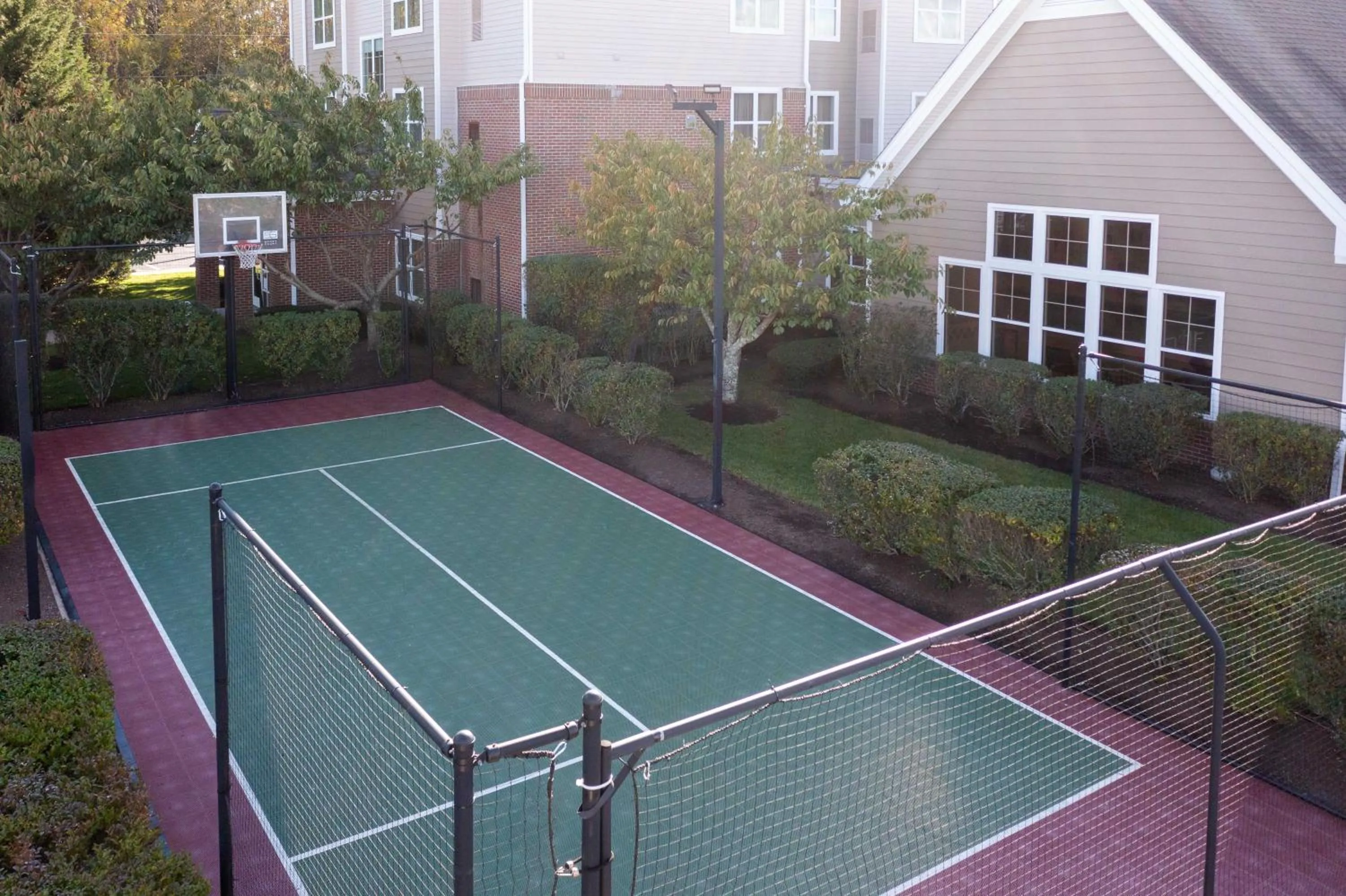 Tennis court in Residence Inn Providence Coventry