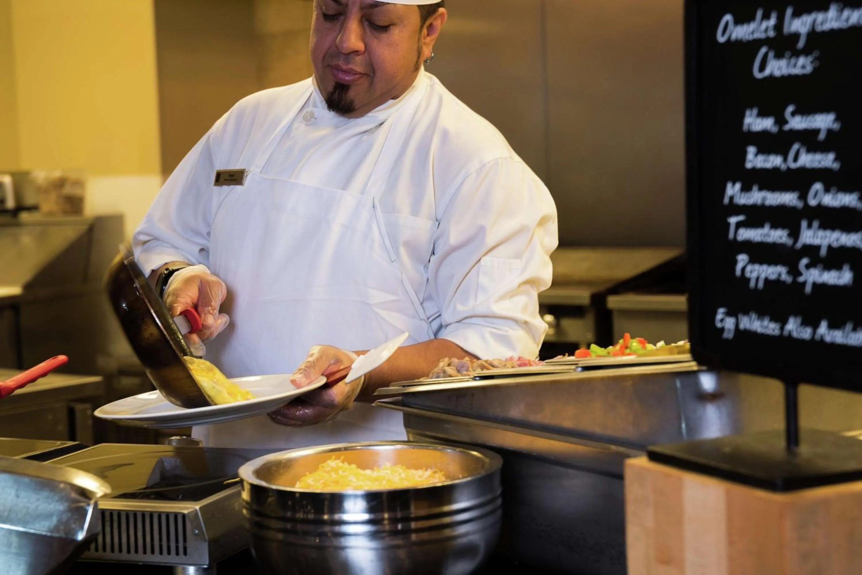 Restaurant/places to eat in Embassy Suites by Hilton Minneapolis North