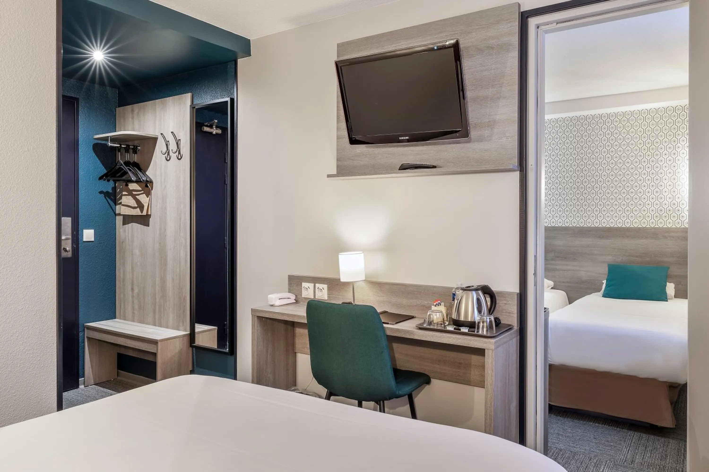 Bed in Sure Hotel by Best Western Calais Coquelles Tunnel s/ Manche