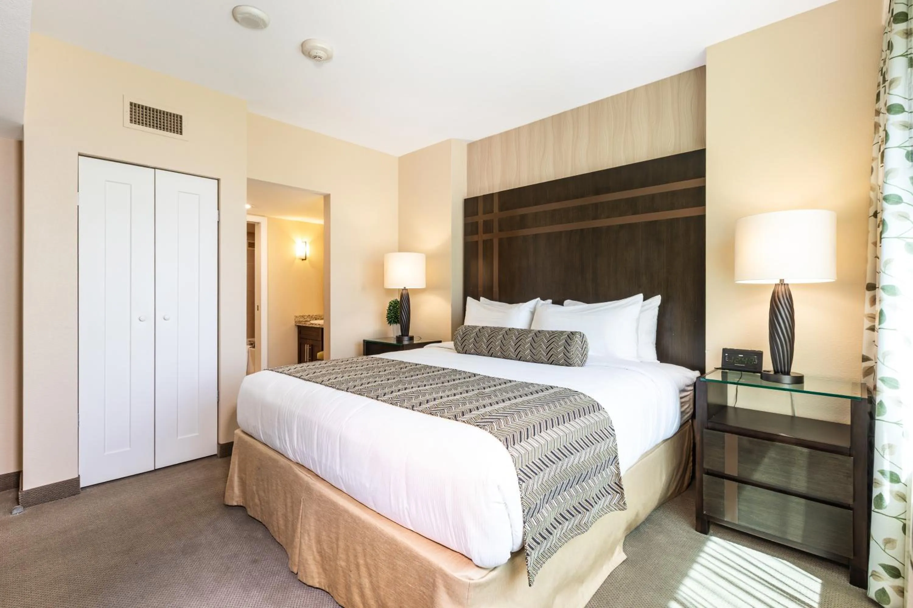 Bedroom, Bed in The Berkley, Las Vegas