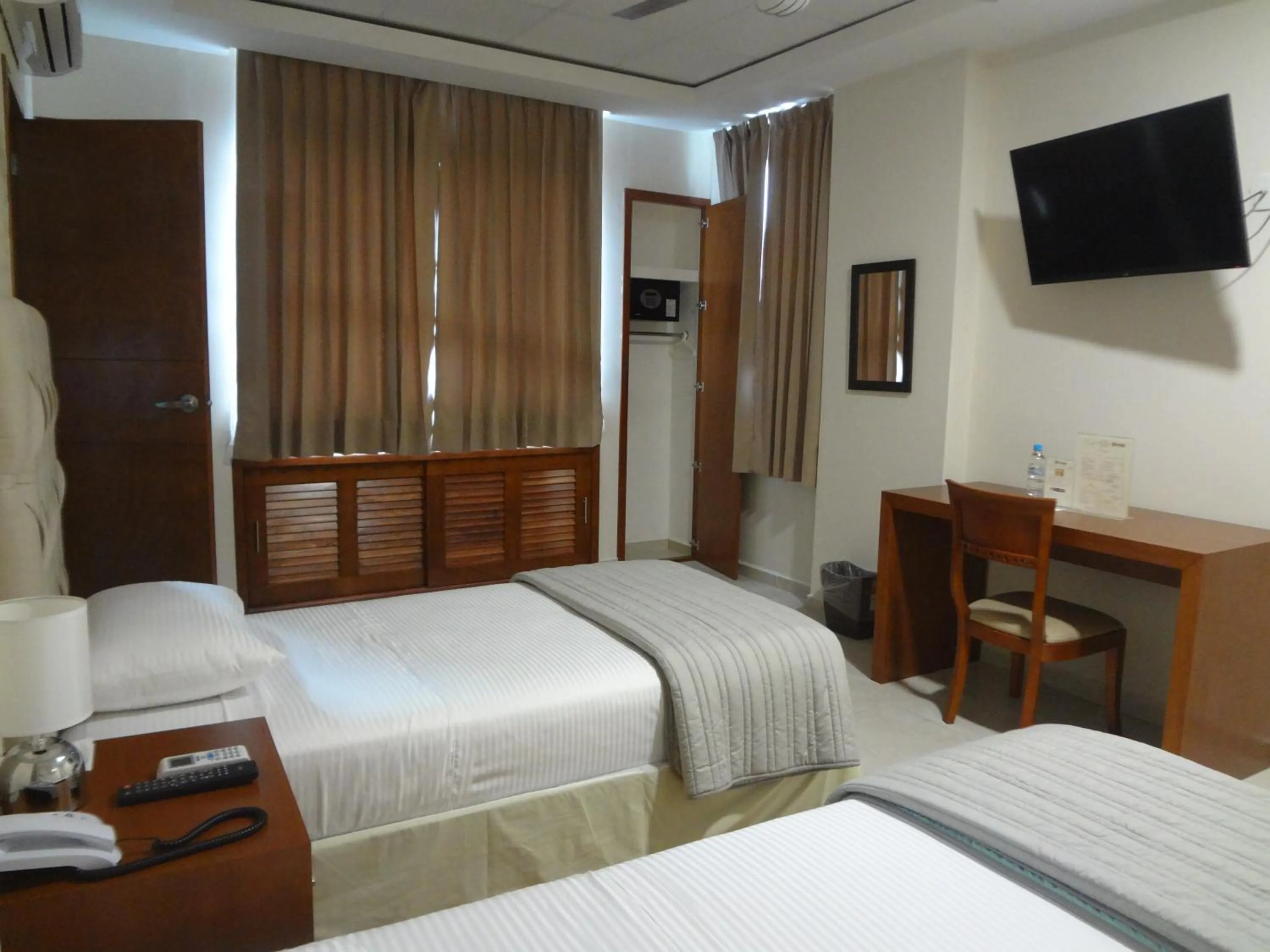 Bed in Hotel Civic Express