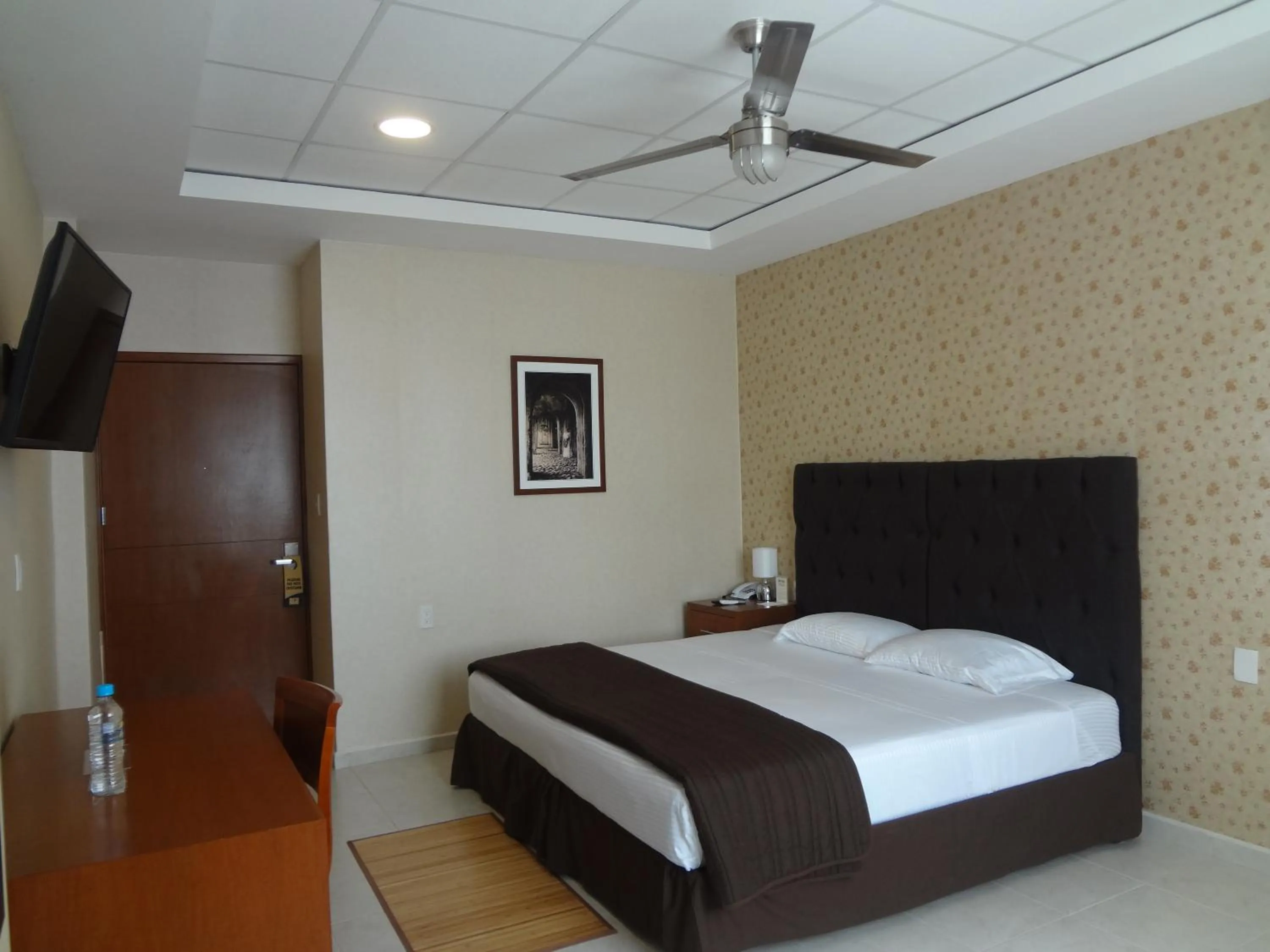 Bed in Hotel Civic Express