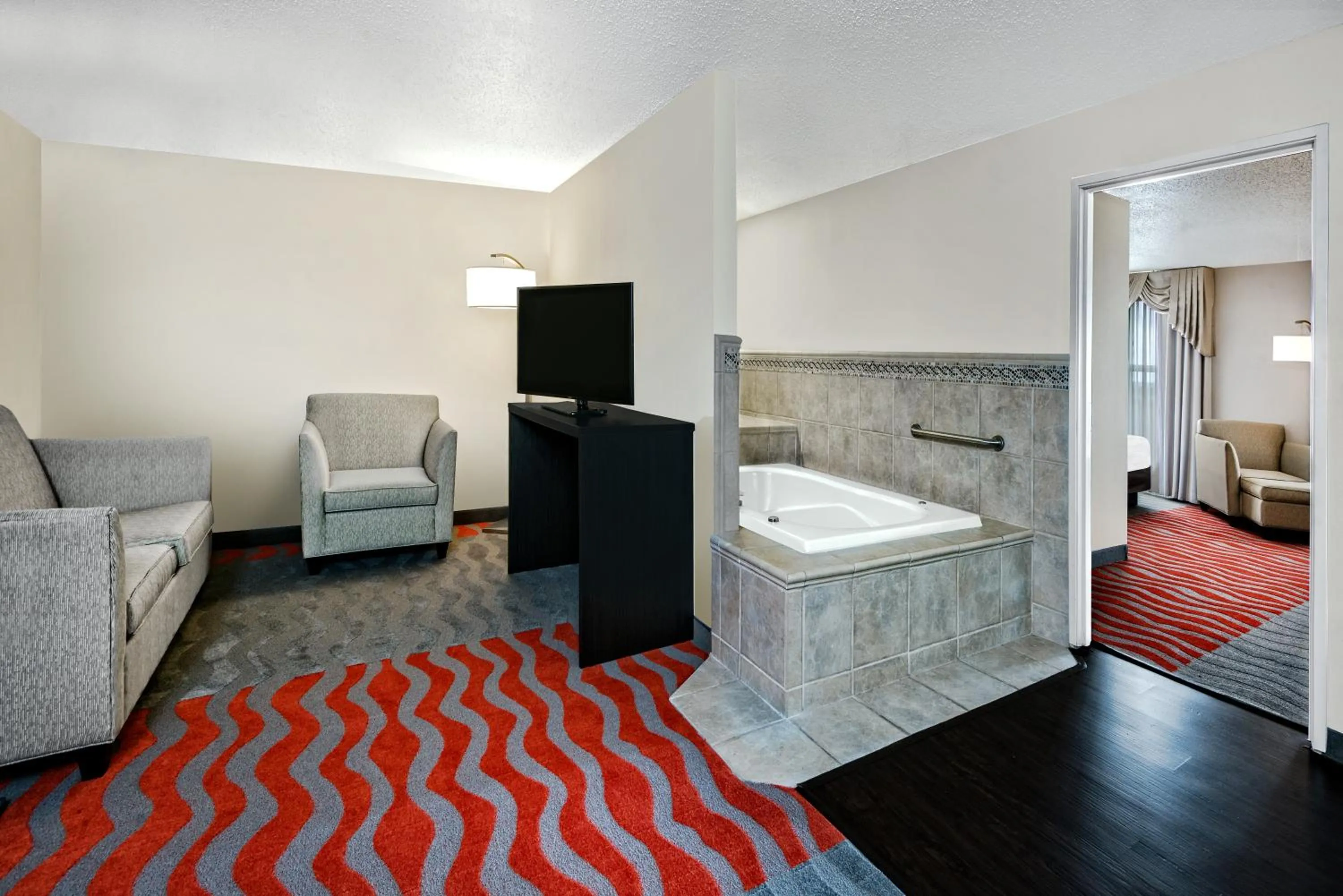 Bed in Holiday Inn & Suites College Station-Aggieland by IHG