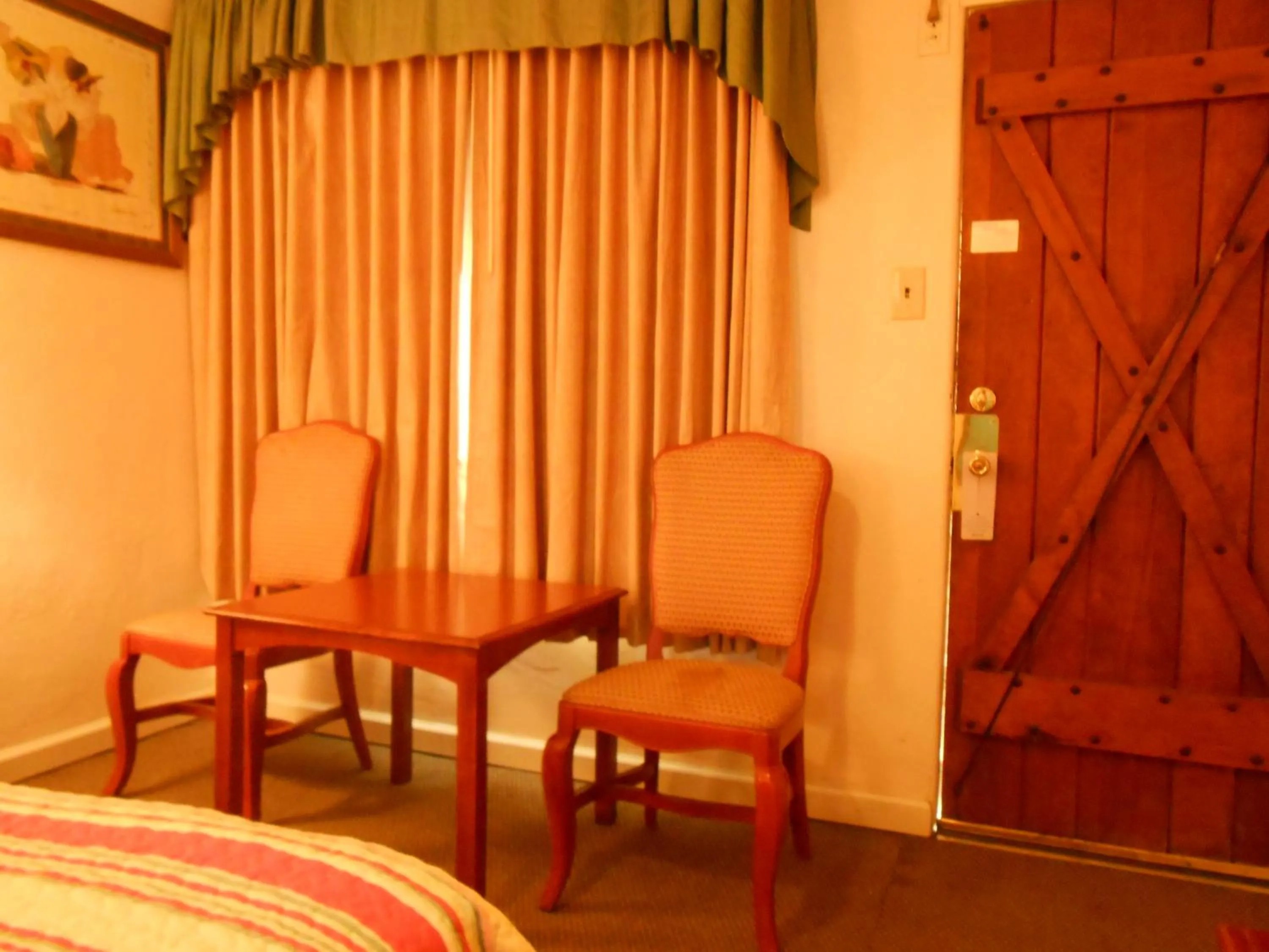 Seating area in Sands Motel
