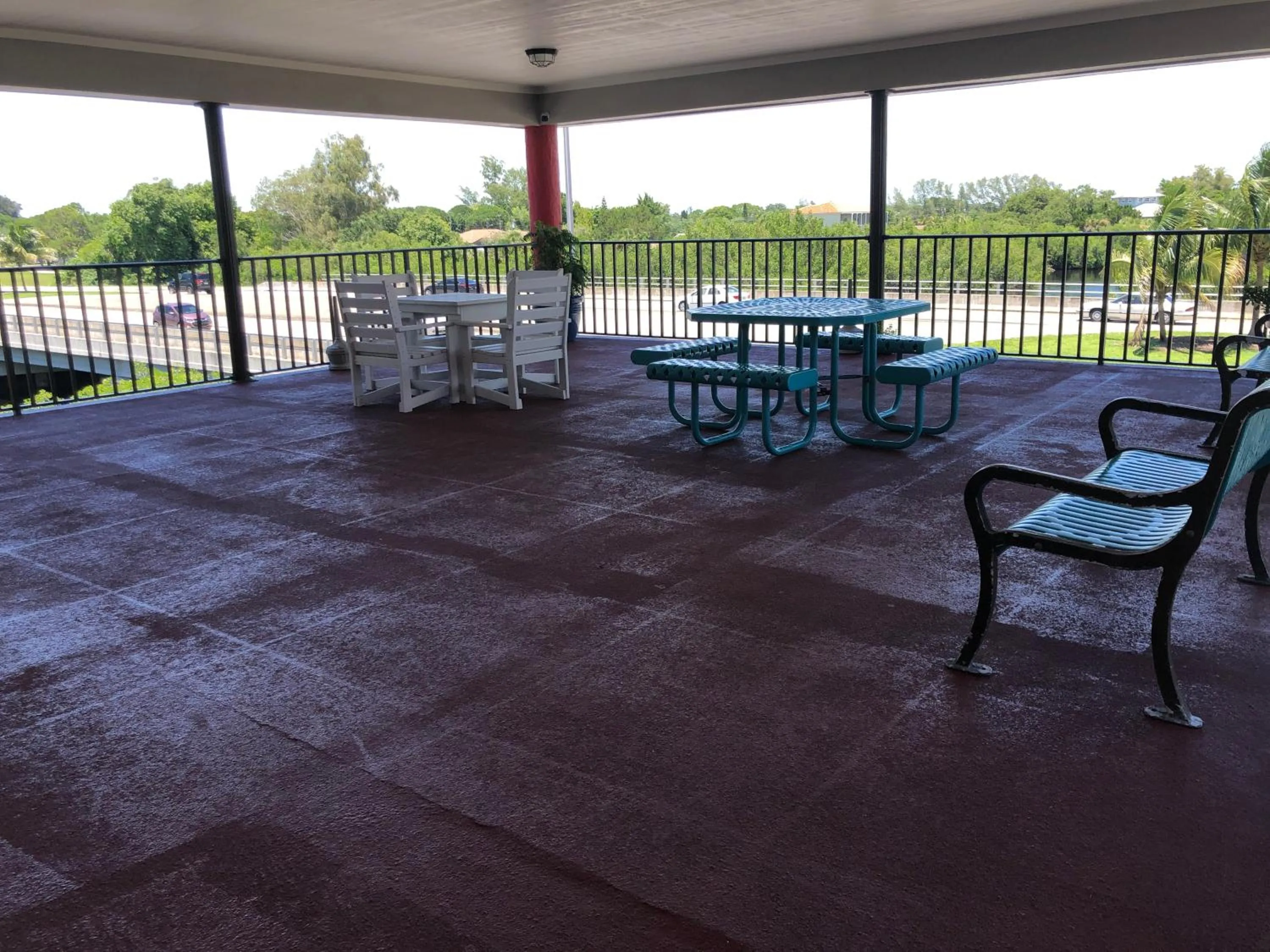 Balcony/Terrace in Sun Coast Inn