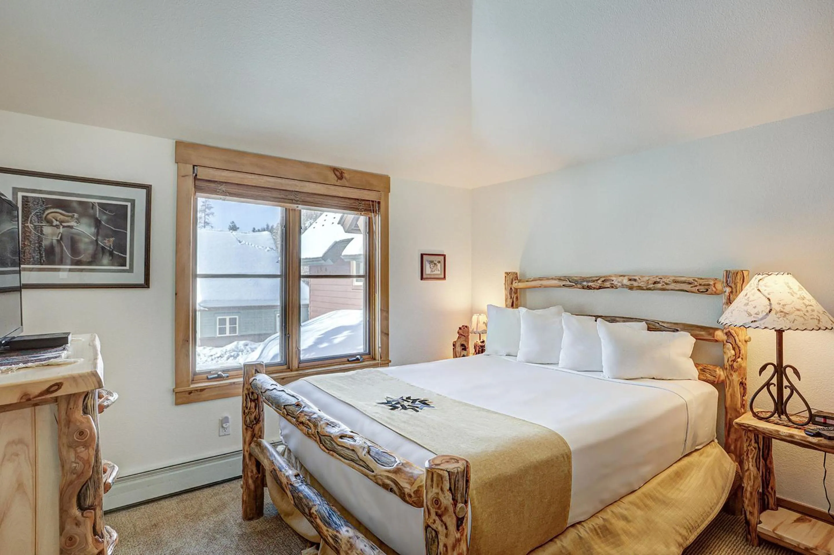 Photo of the whole room, Bed in East Keystone by Keystone Resort