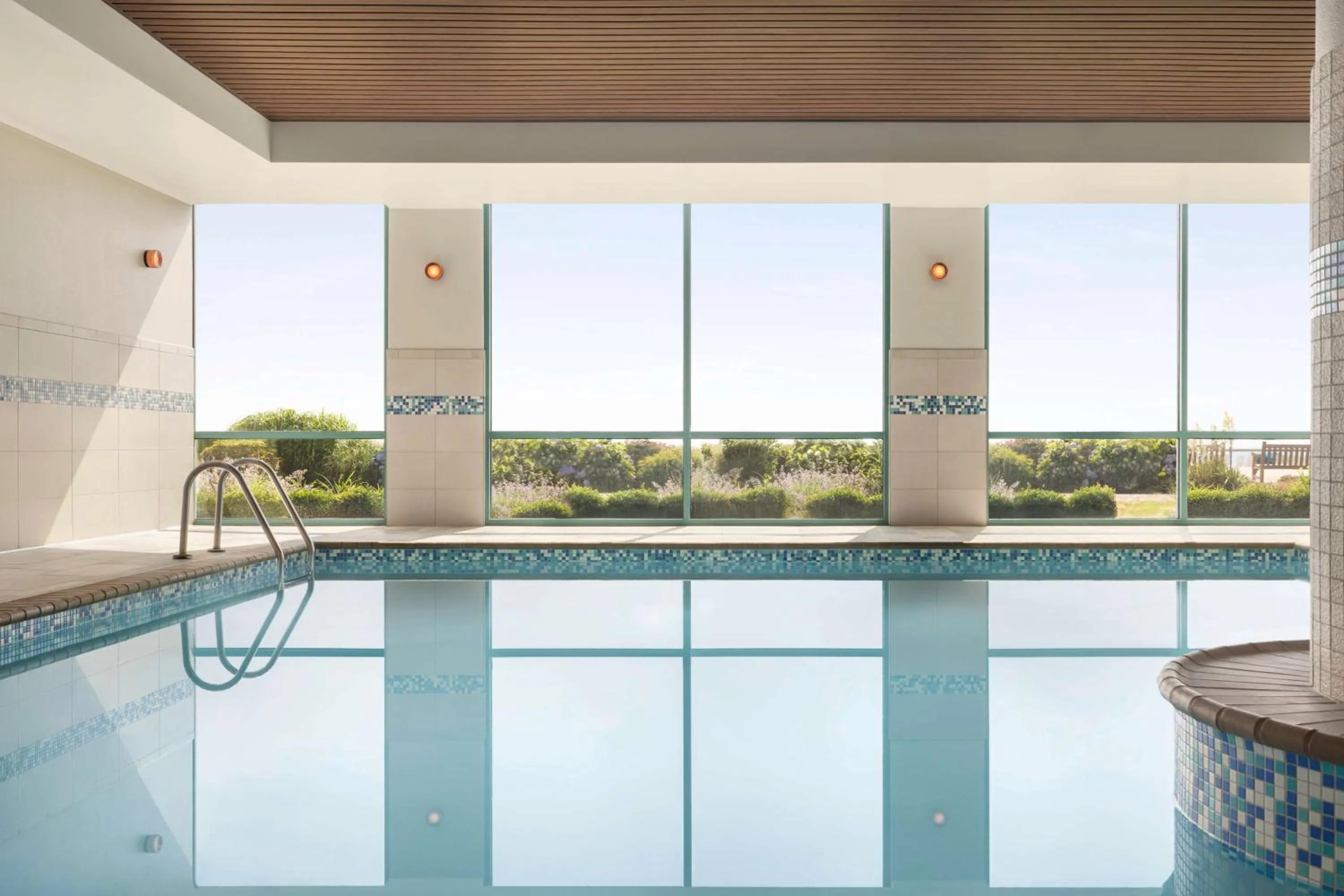 Pool view in Hampton Inn Virginia Beach-Oceanfront South