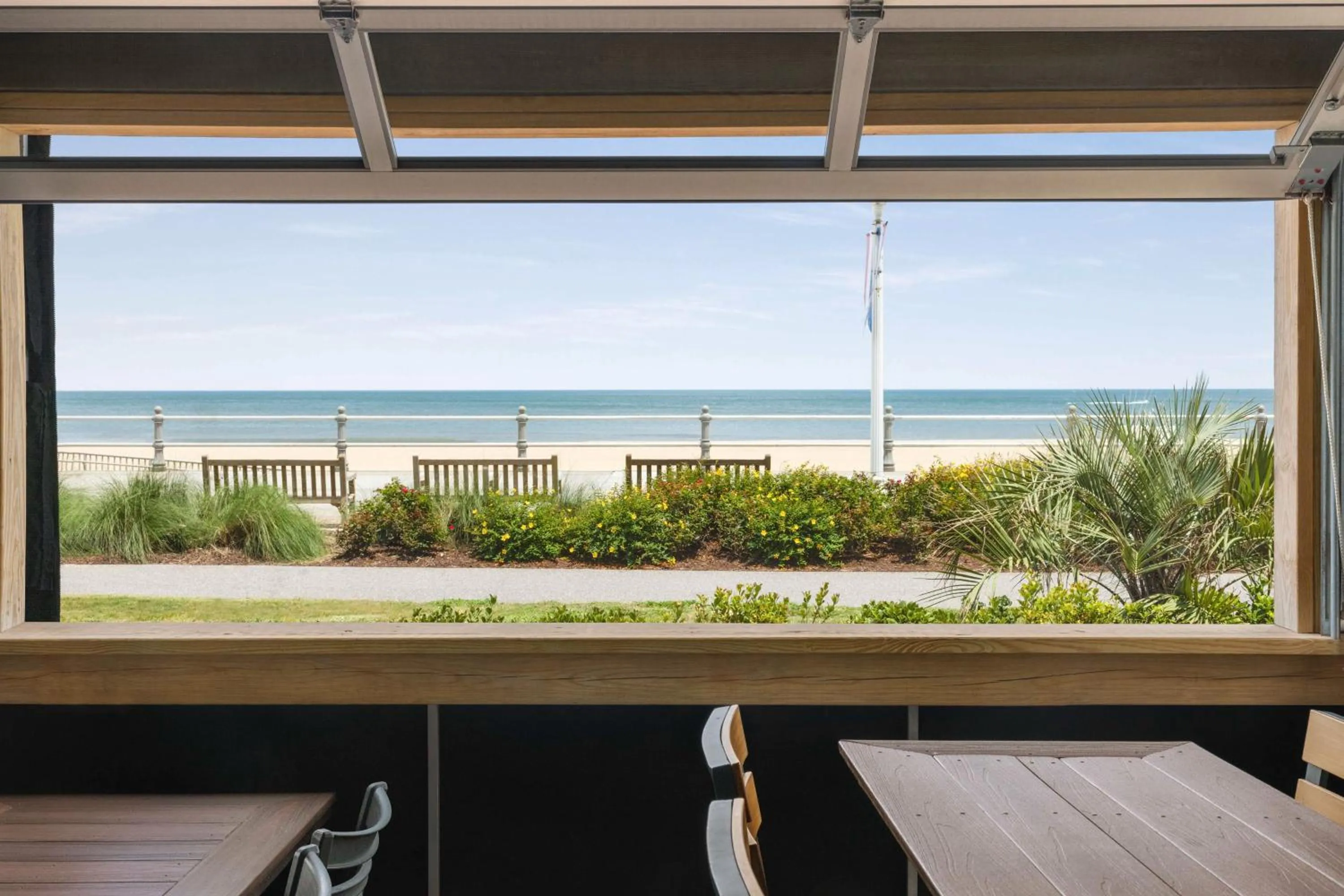 Restaurant/places to eat in Hampton Inn Virginia Beach-Oceanfront South