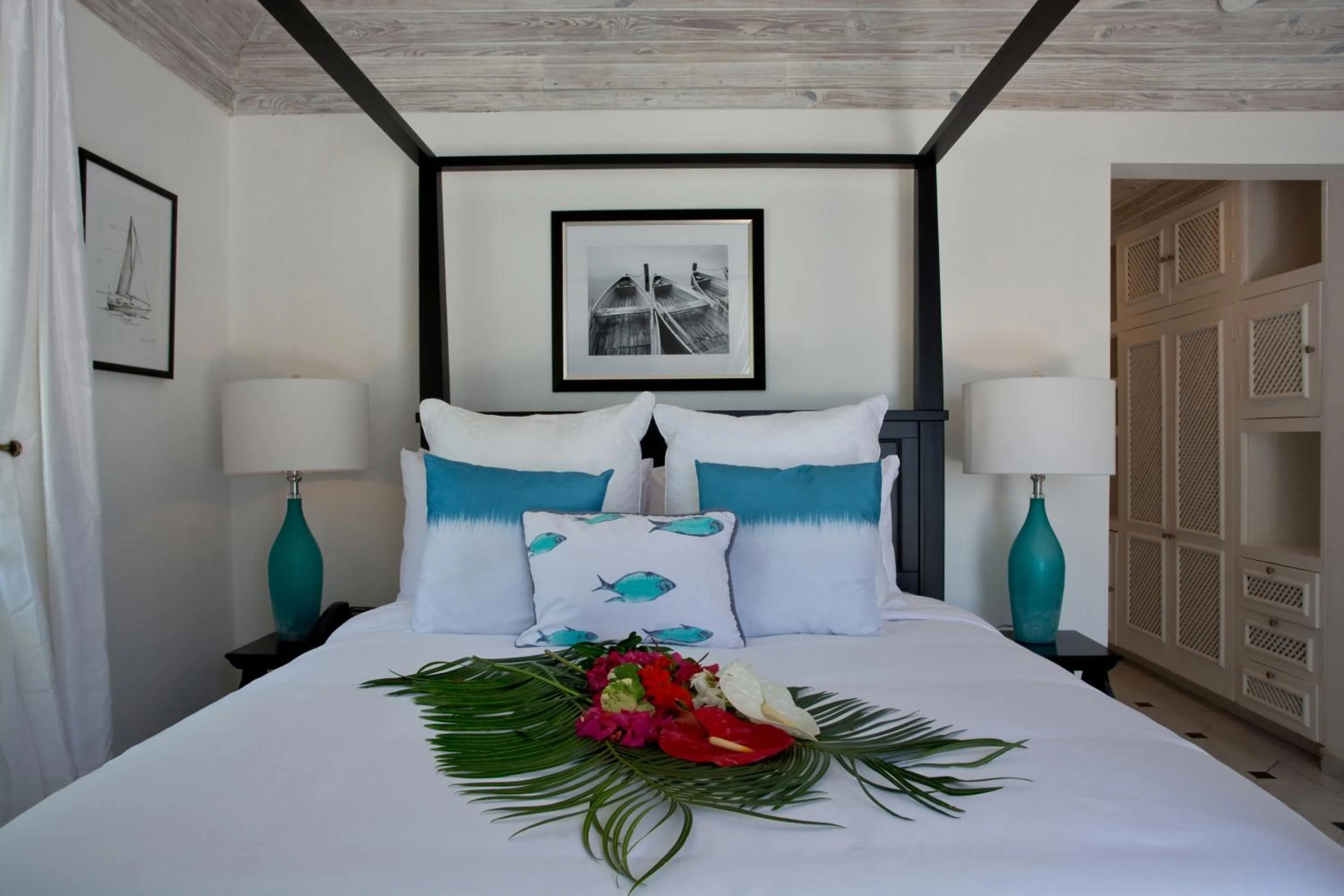 Photo of the whole room, Bed in Bequia Plantation Hotel