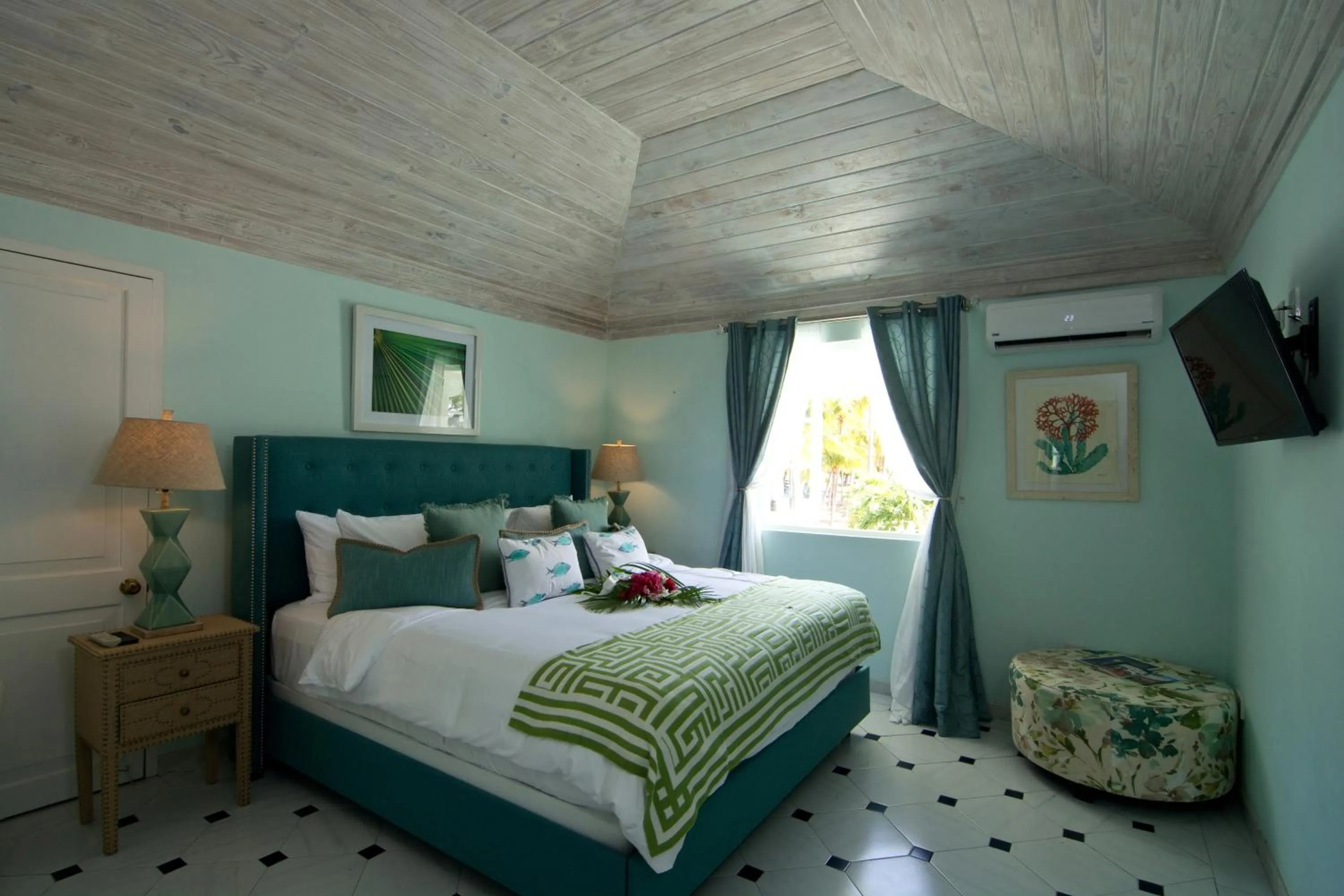 Garden view, Bed in Bequia Plantation Hotel